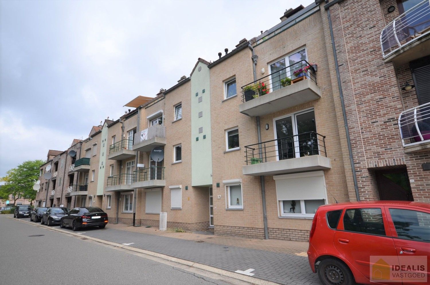 Idealis Vastgoed – Ruim duplexappartement met 4 slaapkamers in Genk op wandelafstand van Houthalen-Oost foto 3