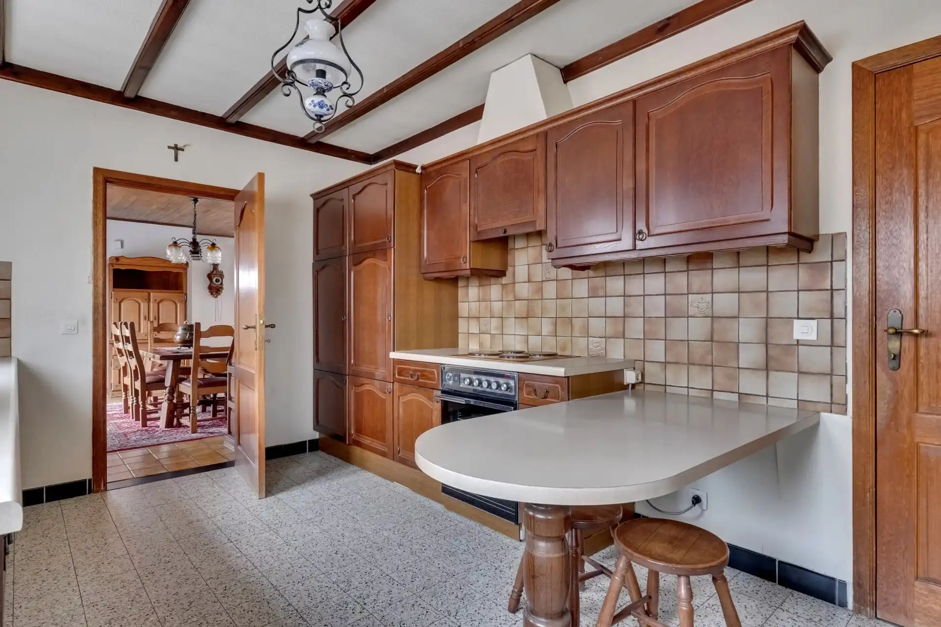 Charmante woning met drie slaapkamers, tuin en garage foto 7