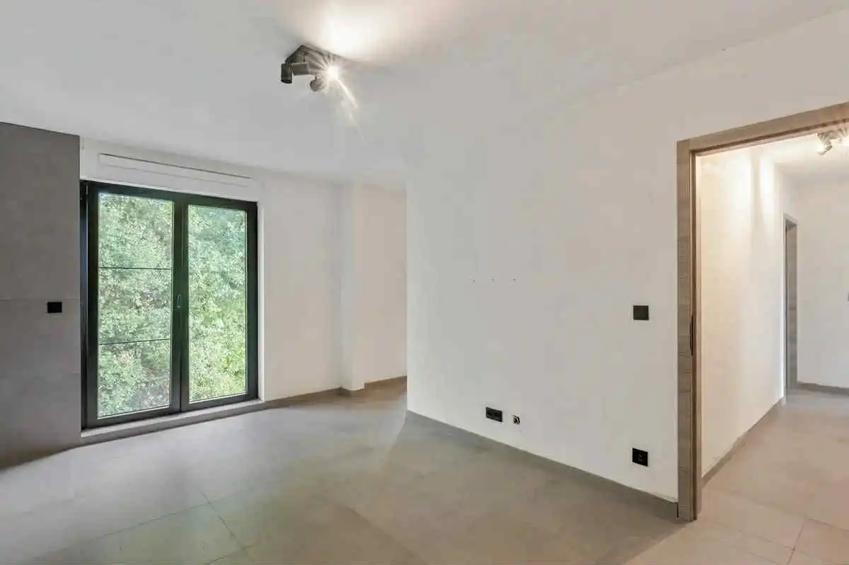 Nieuwe, energiezuinige open bebouwing in doodlopende straat. foto 24