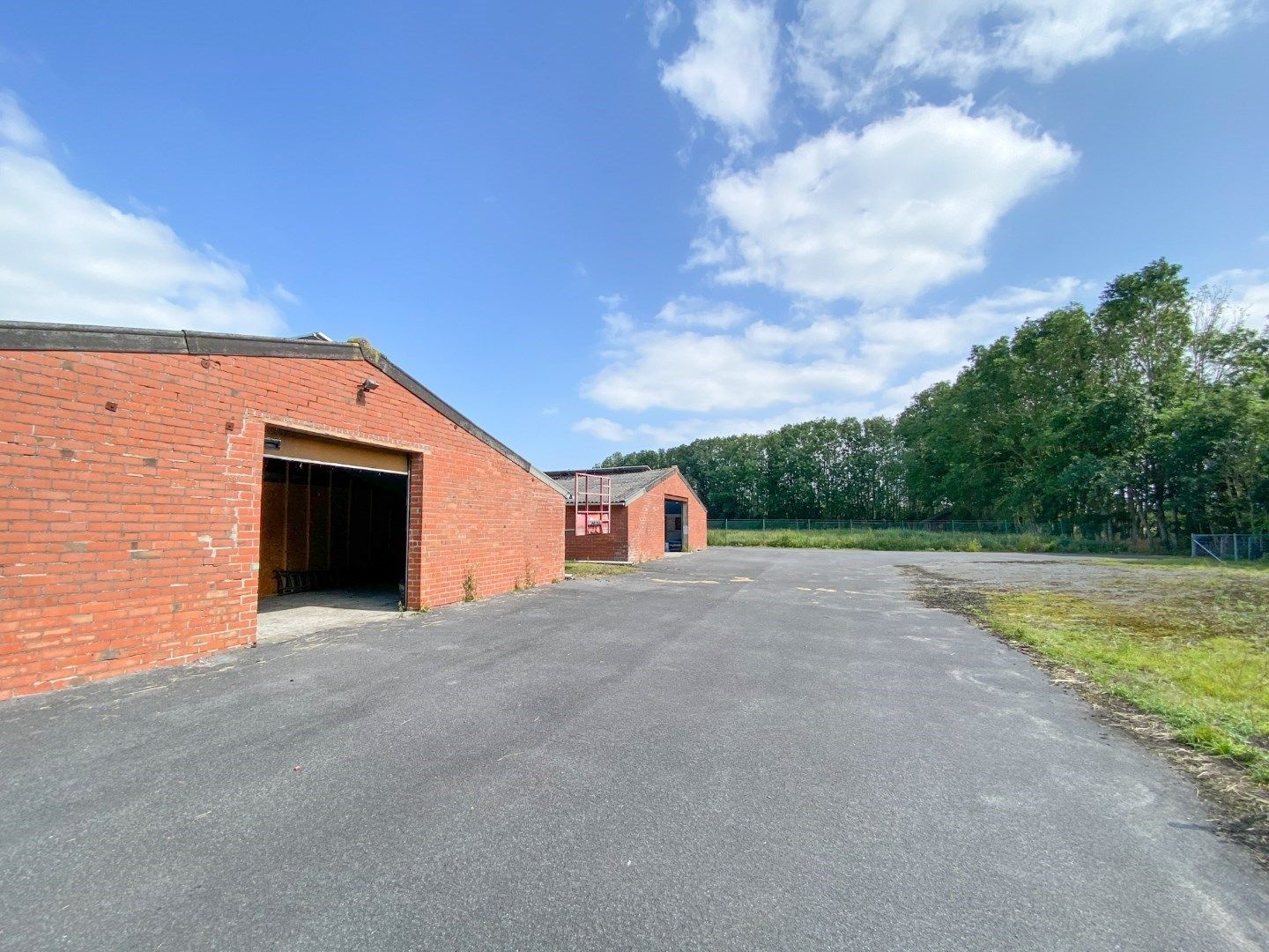 Diverse opslagplaatsen (boxen van 25m2) nabij het centrum van Diksmuide foto 13