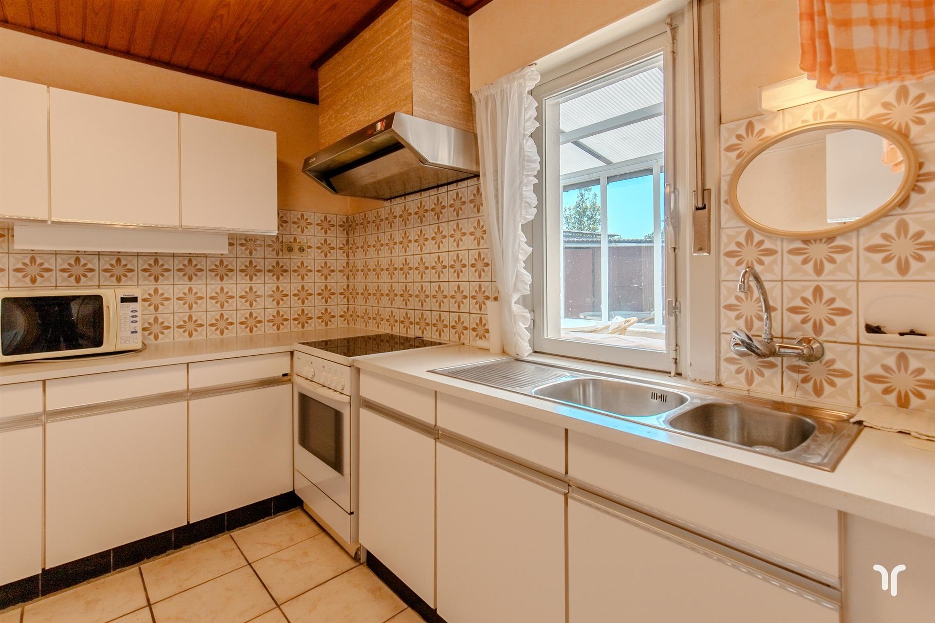 Op te frissen, landelijk gelegen woning. foto 5