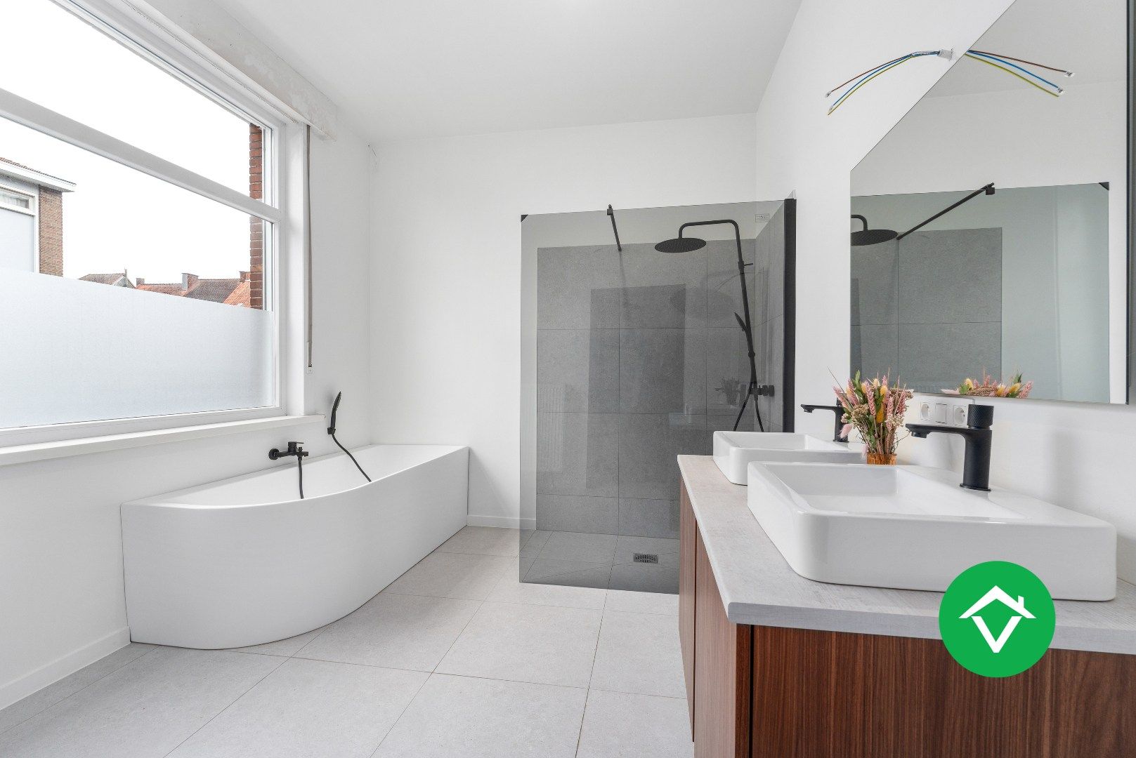 Rijwoning met 4 slaapkamers en stadstuin op centrale ligging te Roeselare foto 13