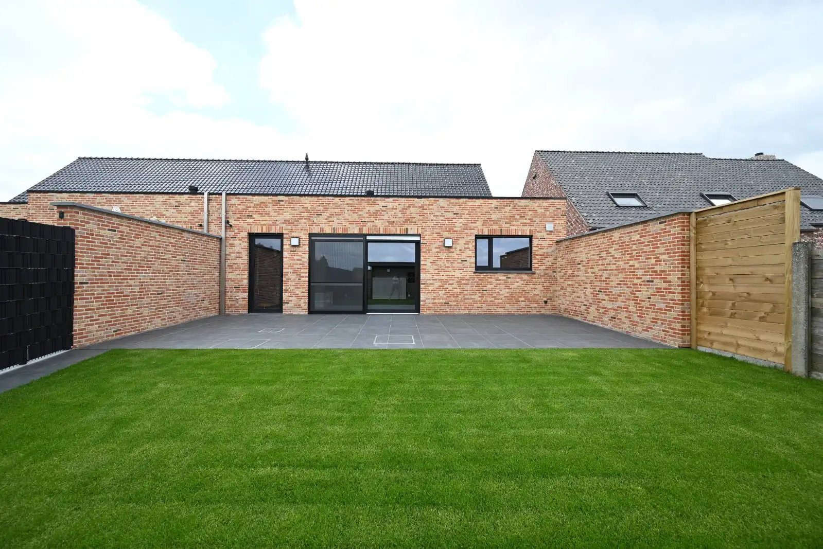 Prachtige nieuwbouwwoning met 3 slaapkamers en ruime garage! foto 8
