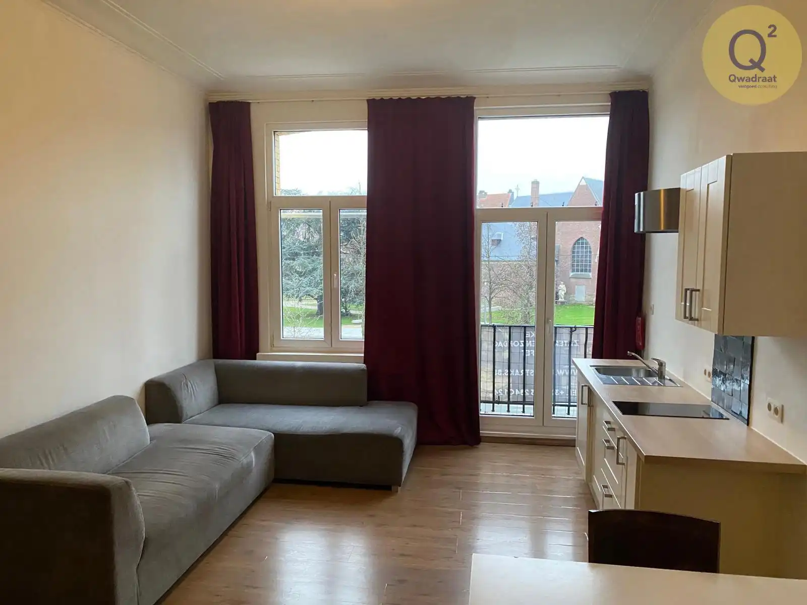 Riant opbrengsteigendom op de Bredabaan te Merksem foto 2