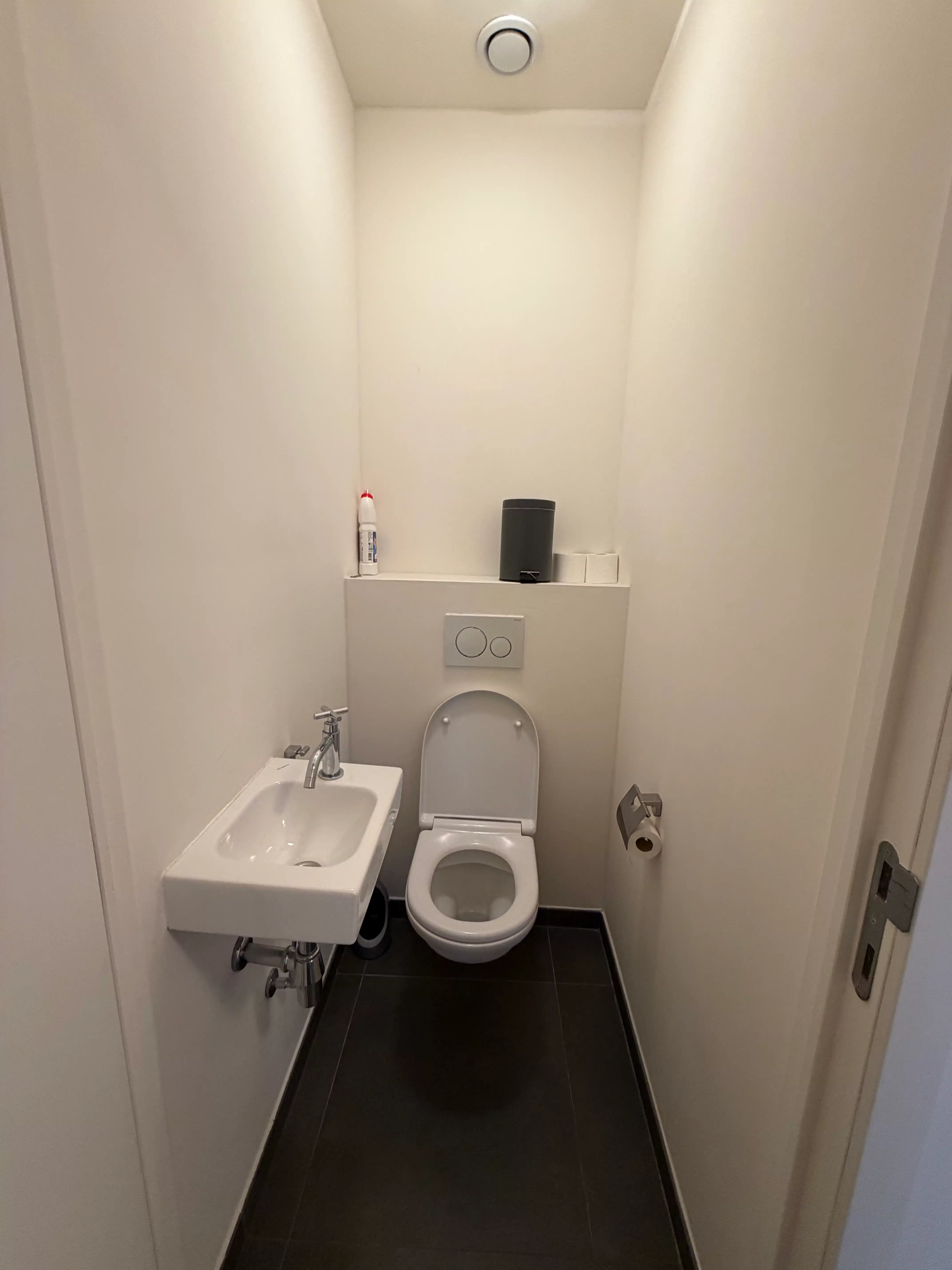 Prachtig duplexappartement met 2 slaapkamers, 2 badkamers, 2 terrassen en 1 autostaanplaats. foto 9