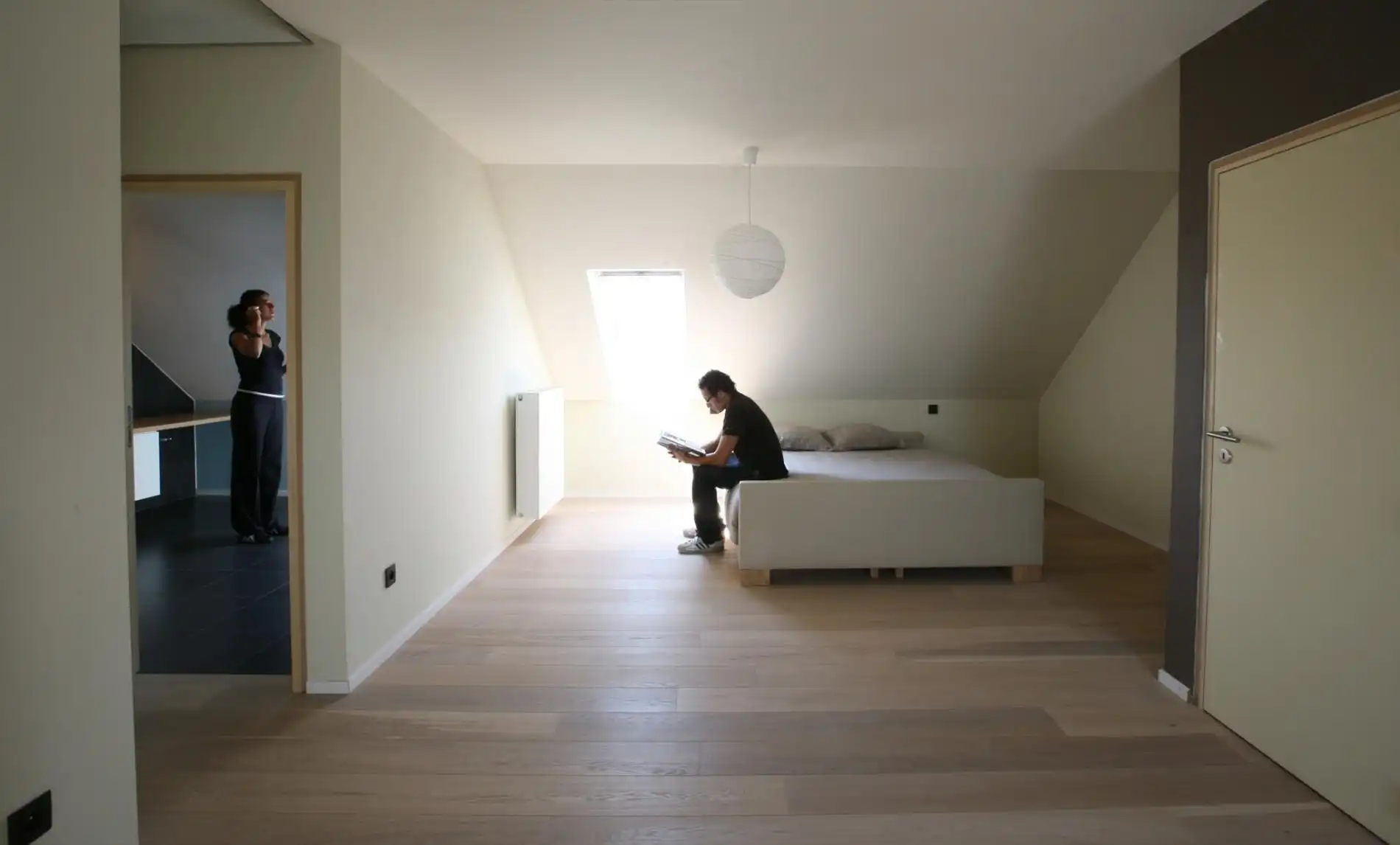 Knap ingerichte duplex - 125 m² - met bureel, 2 slpk, dressing, ruim terras met prachtig en uniek zicht op de tuin en achterliggende groene omgeving.  foto 14