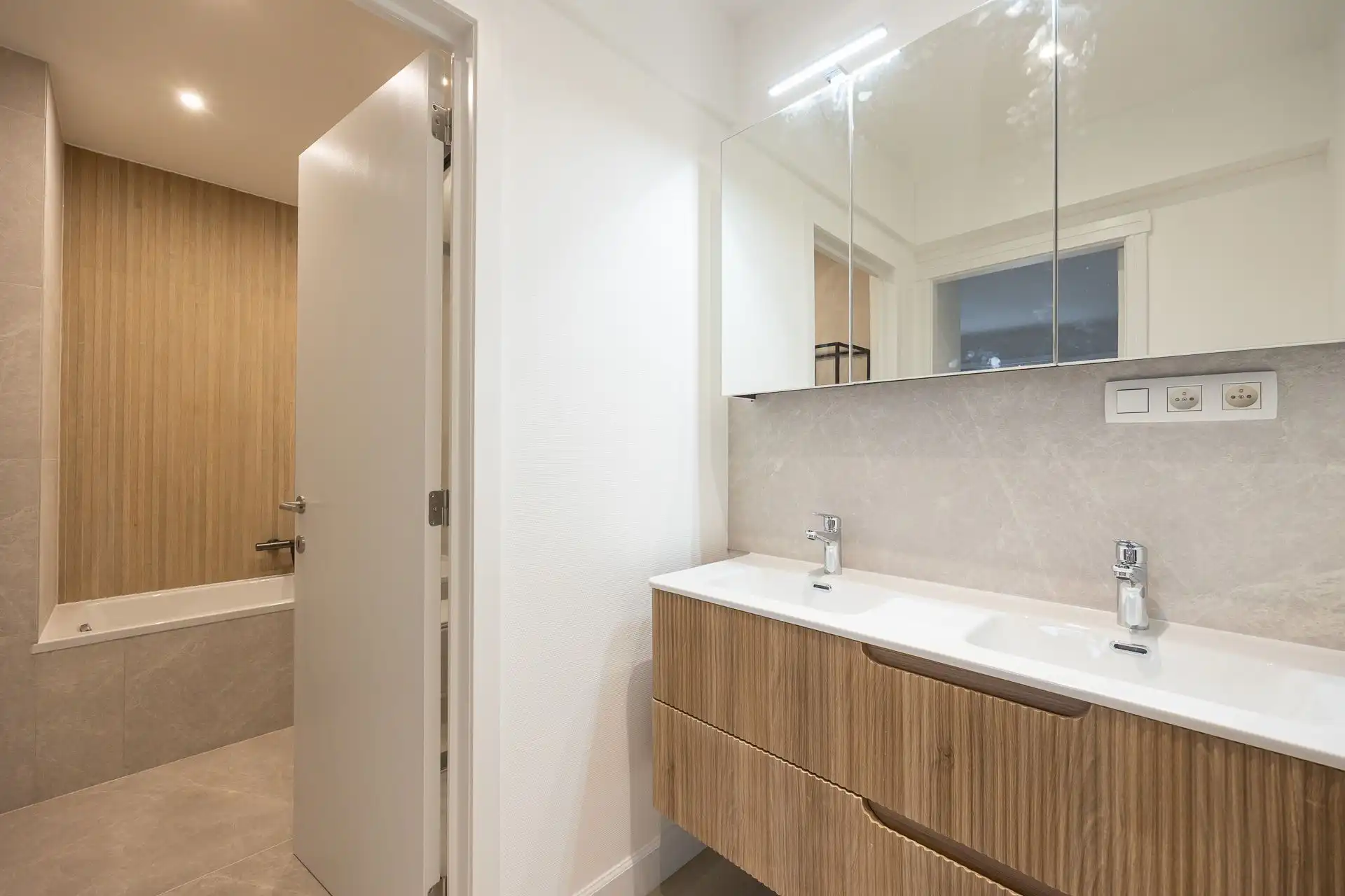 Ruim appartement van 170 m² met zicht op het Stadspark! foto 15