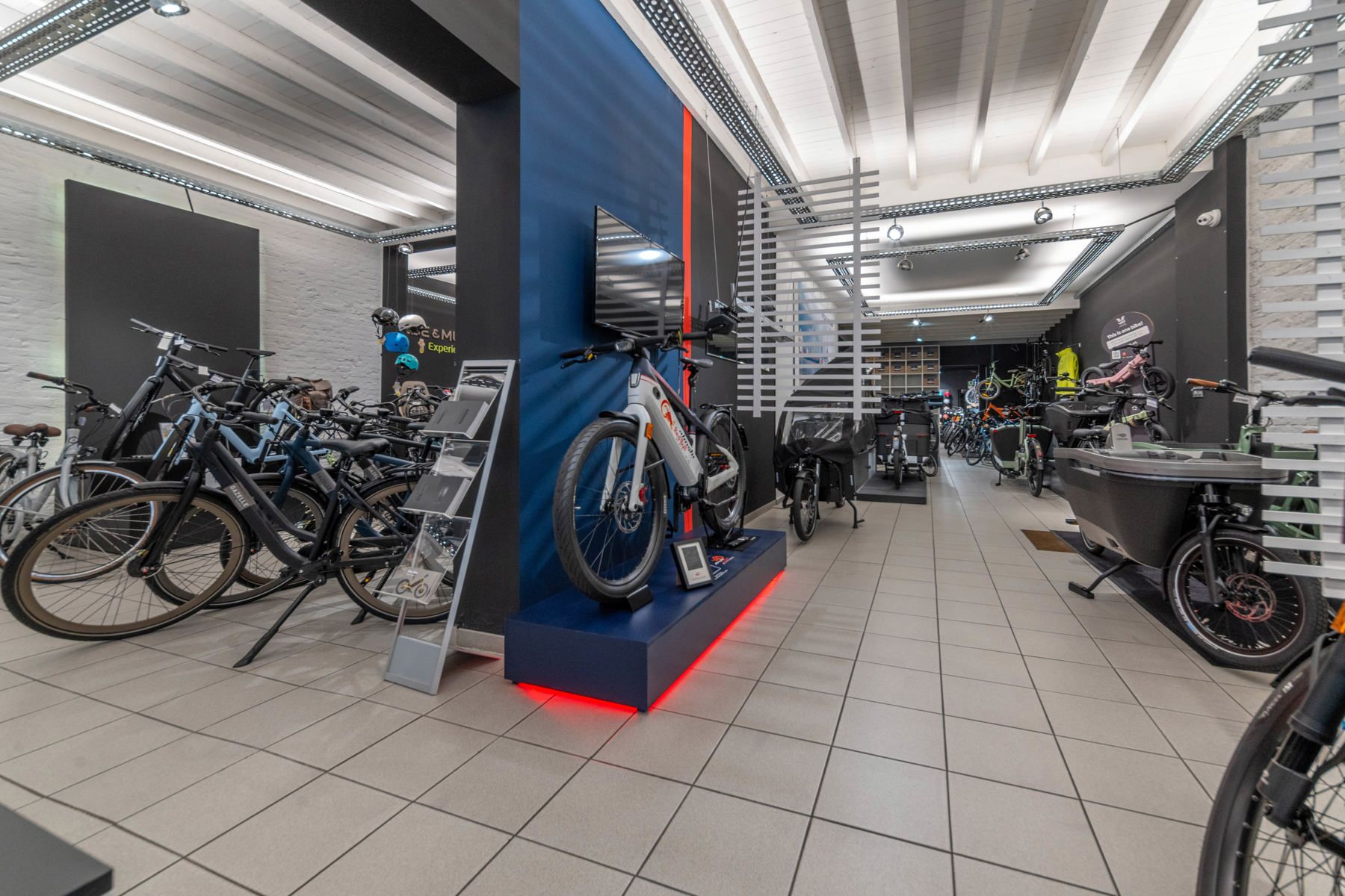 Centraal gelegen handelswoonst te Niel. foto 5