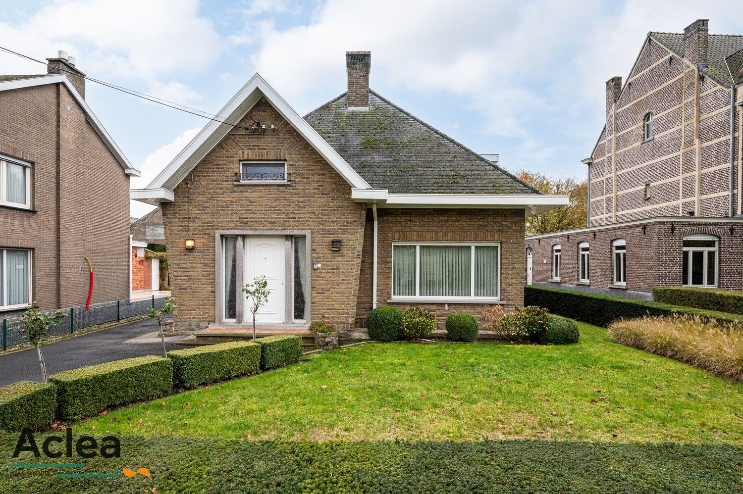 Hoofdfoto van de publicatie: Karaktervolle vrijstaande woning op een goede locatie in Kaprijke