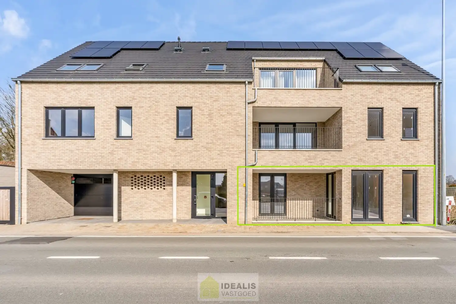 GELIJKVLOERS NIEUWBOUWAPPARTEMENT MET 1 SLAAPKAMER, KELDERBERGING EN EEN ONDERGRONDSE AUTOSTANDPLAATS foto 2