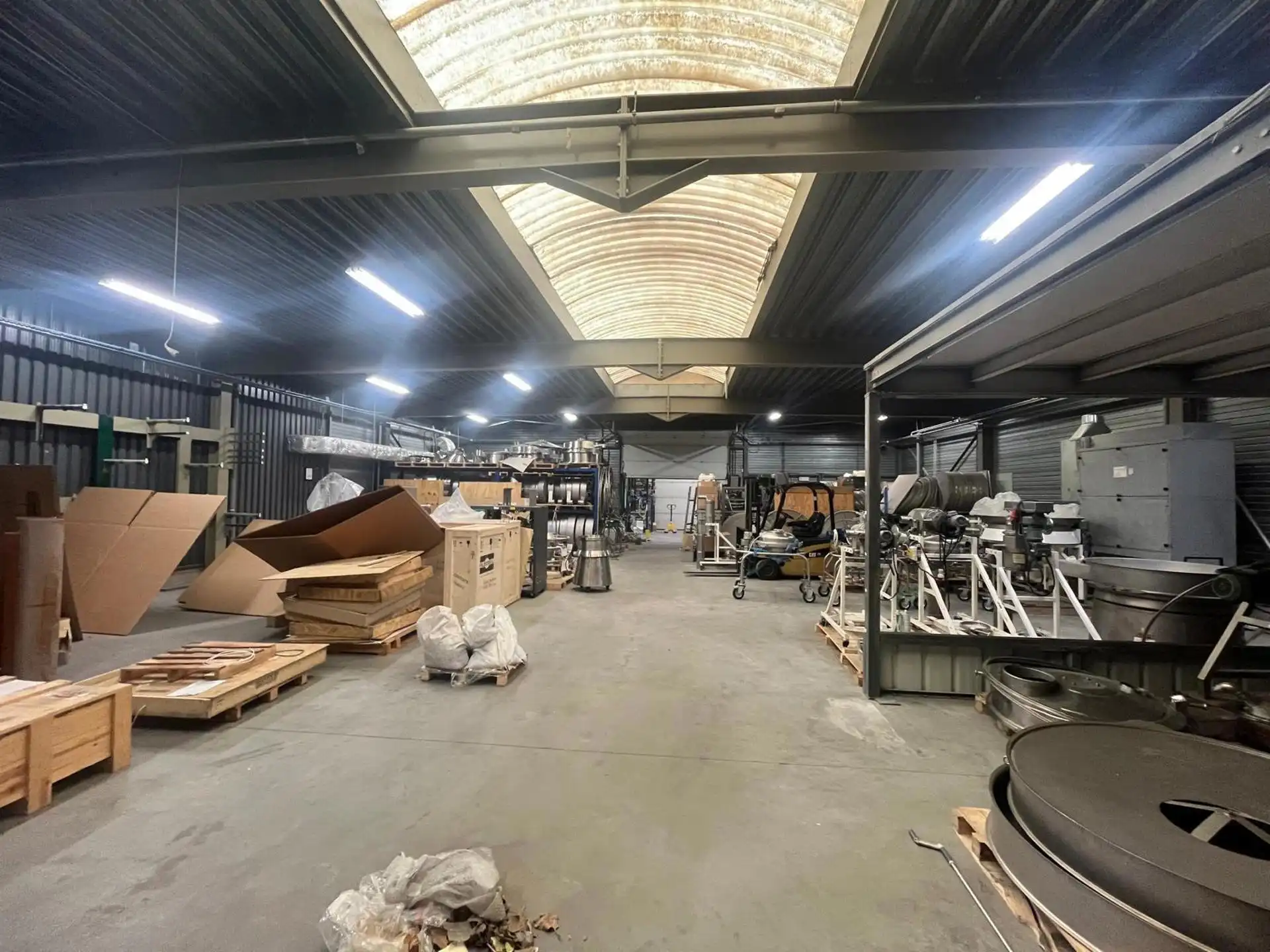 Bedrijfsgebouw magazijn met kantoren Mechelen-Noord foto 6