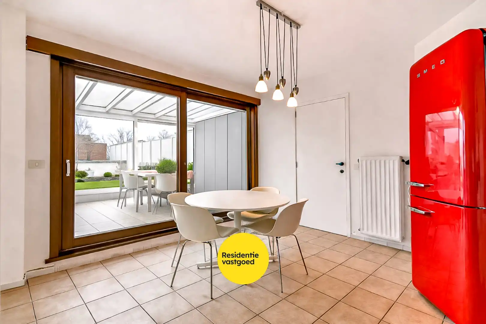 Zeer ruim duplex appartement met 3 slaapkamers in het centrum van Gistel foto 4
