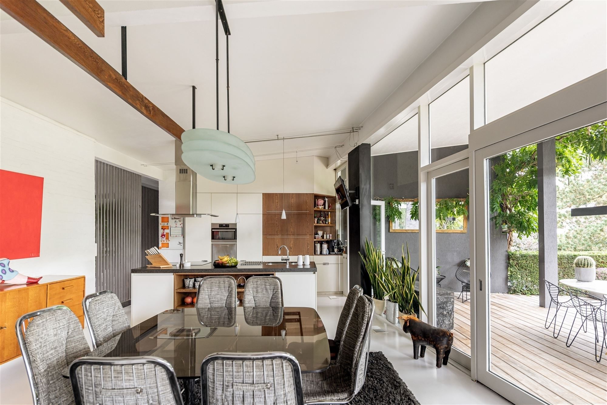 Sixtiesparel in het residentiële Koningshof foto 10