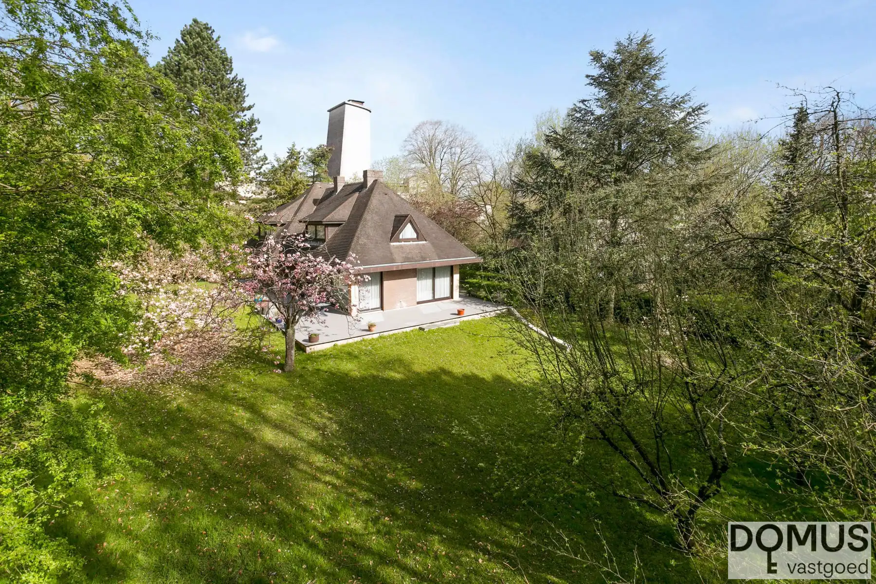 Statige villa met tijdloze architectuur op topligging  foto 29