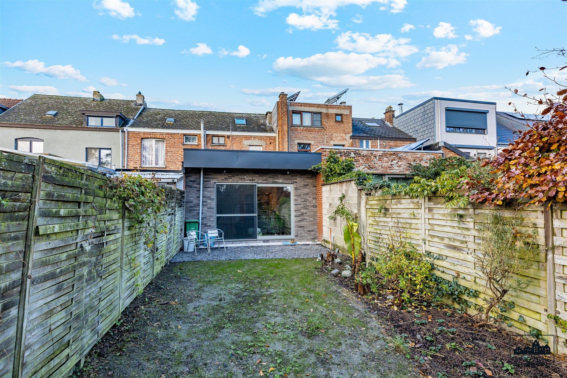 Instapklare, aangename rijwoning op centrale locatie! foto 17