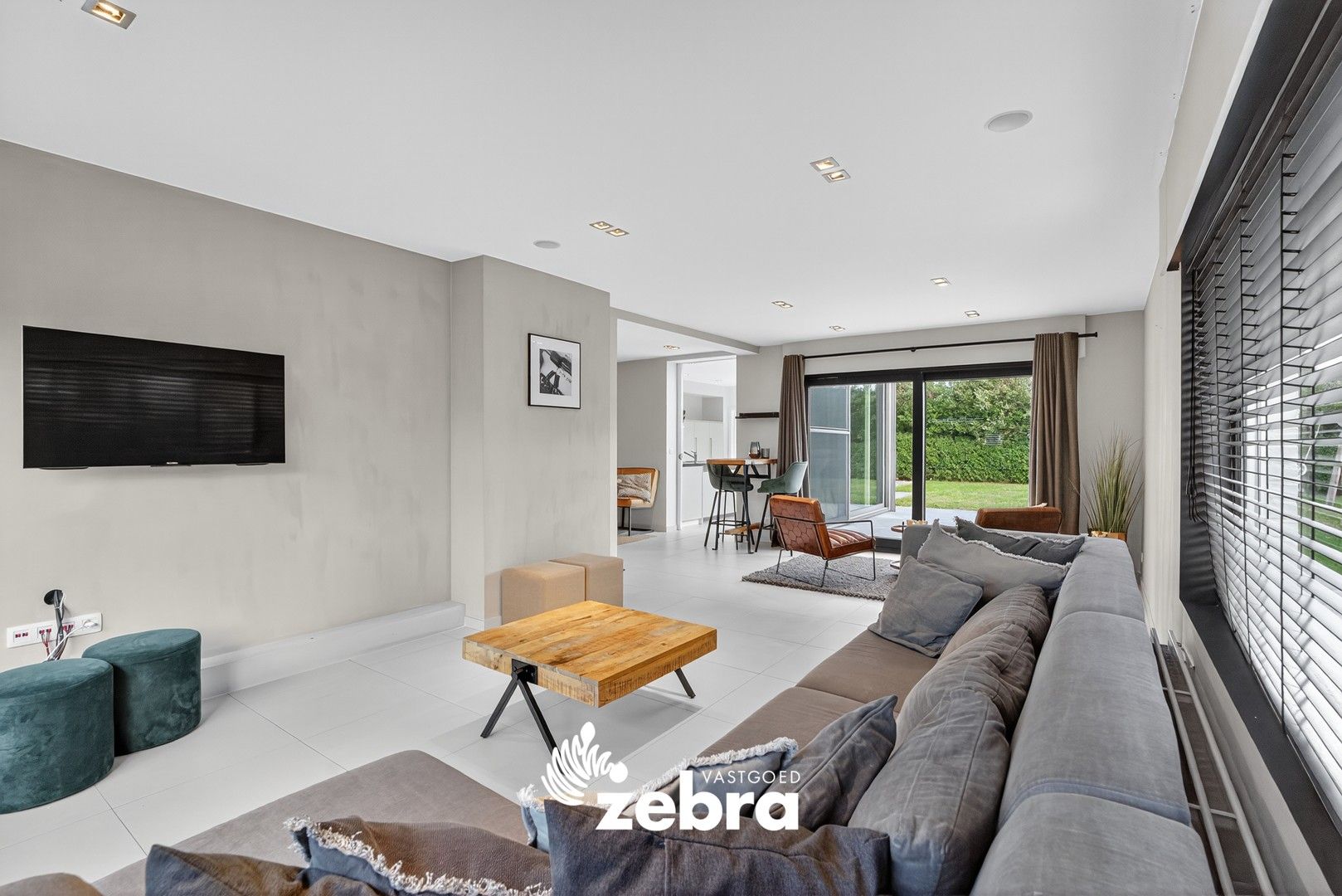 Charmante, gerenoveerde woning op toplocatie in de Bosmolens te Izegem! foto 5