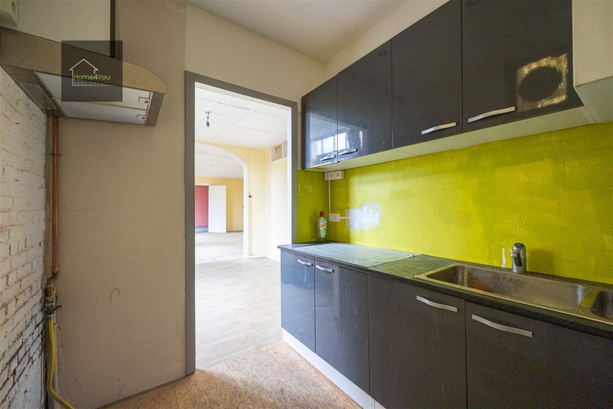 Te Renoveren Woning foto 11