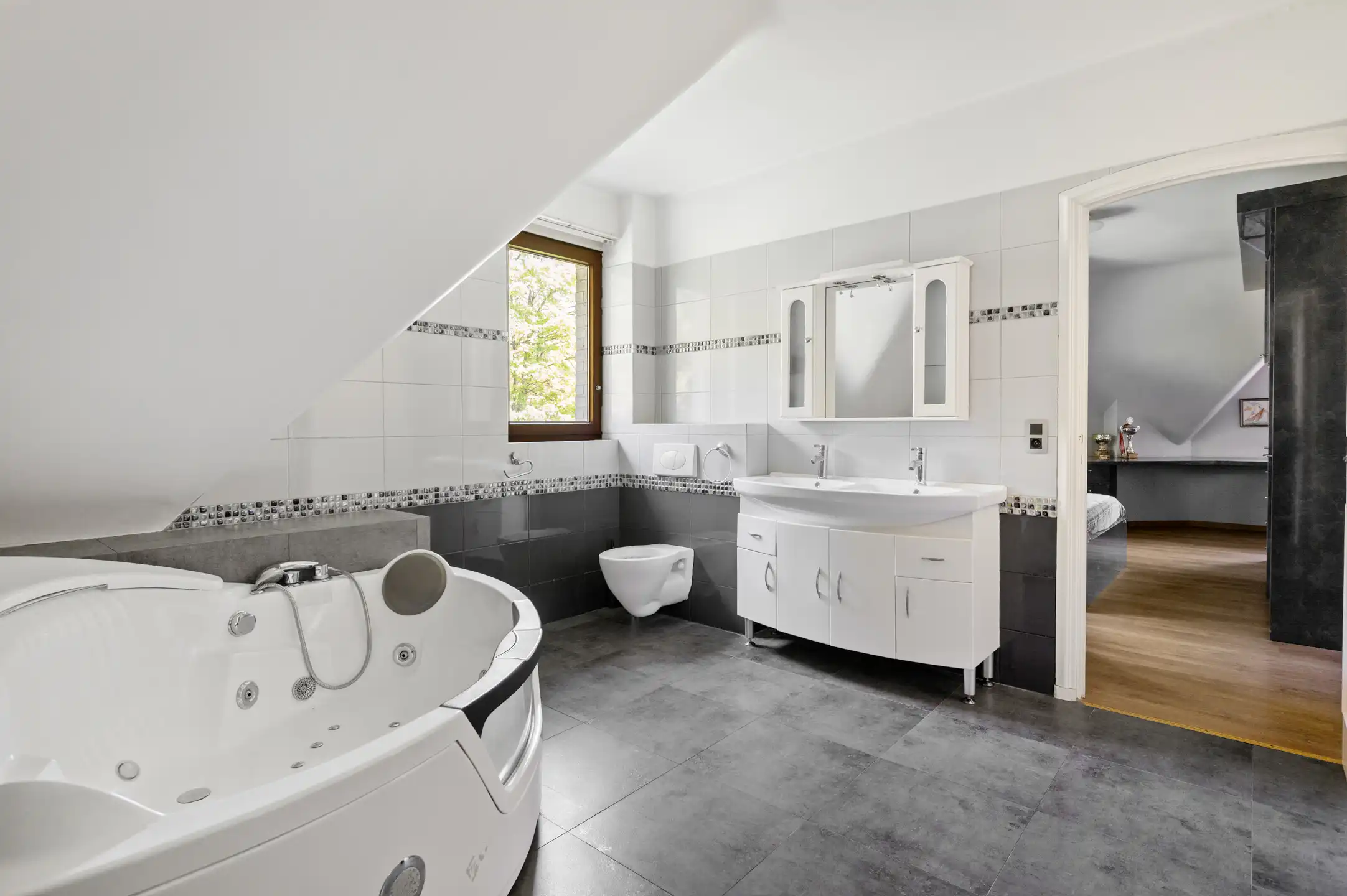 Karaktervolle rietgedekte villa op 1.120m² met 5 slaapkamers foto 25