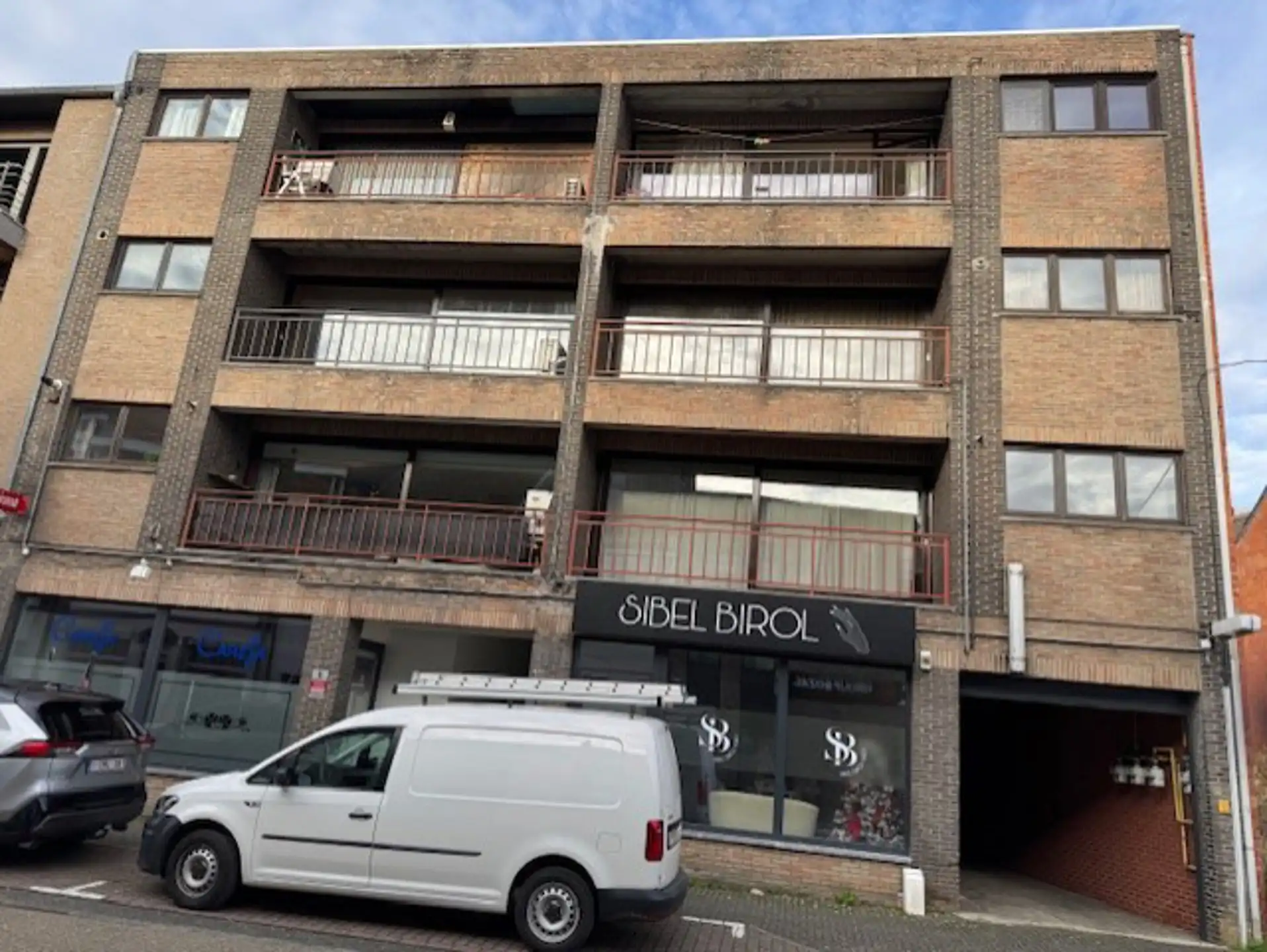 Appartement  met 2 slaapkamers, lift, terras en garage. foto 16