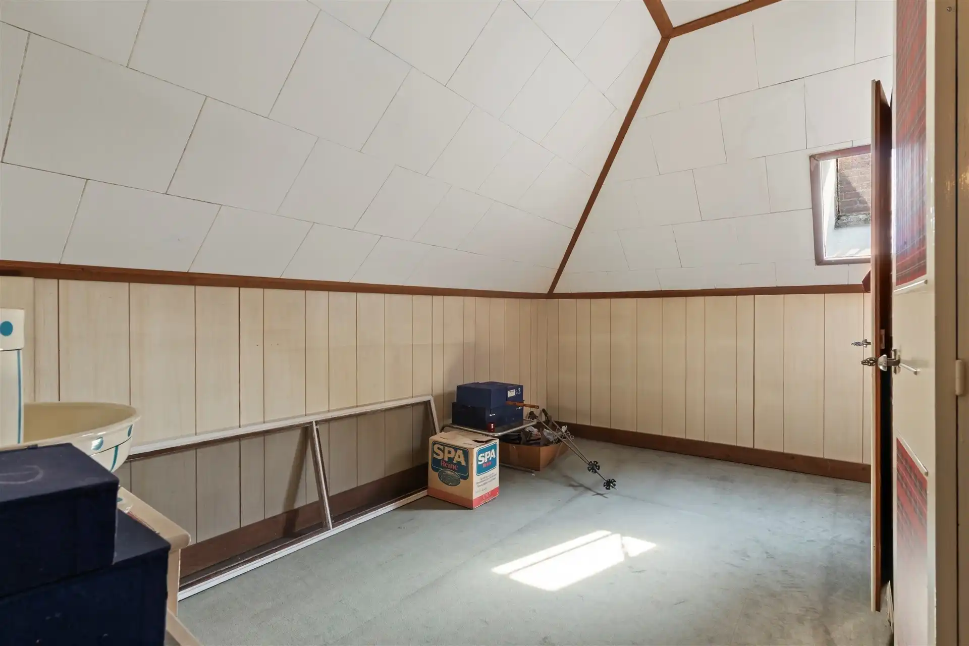 Voormalige dokterswoning, zeer unieke woning mt grote oppervlakten foto 29