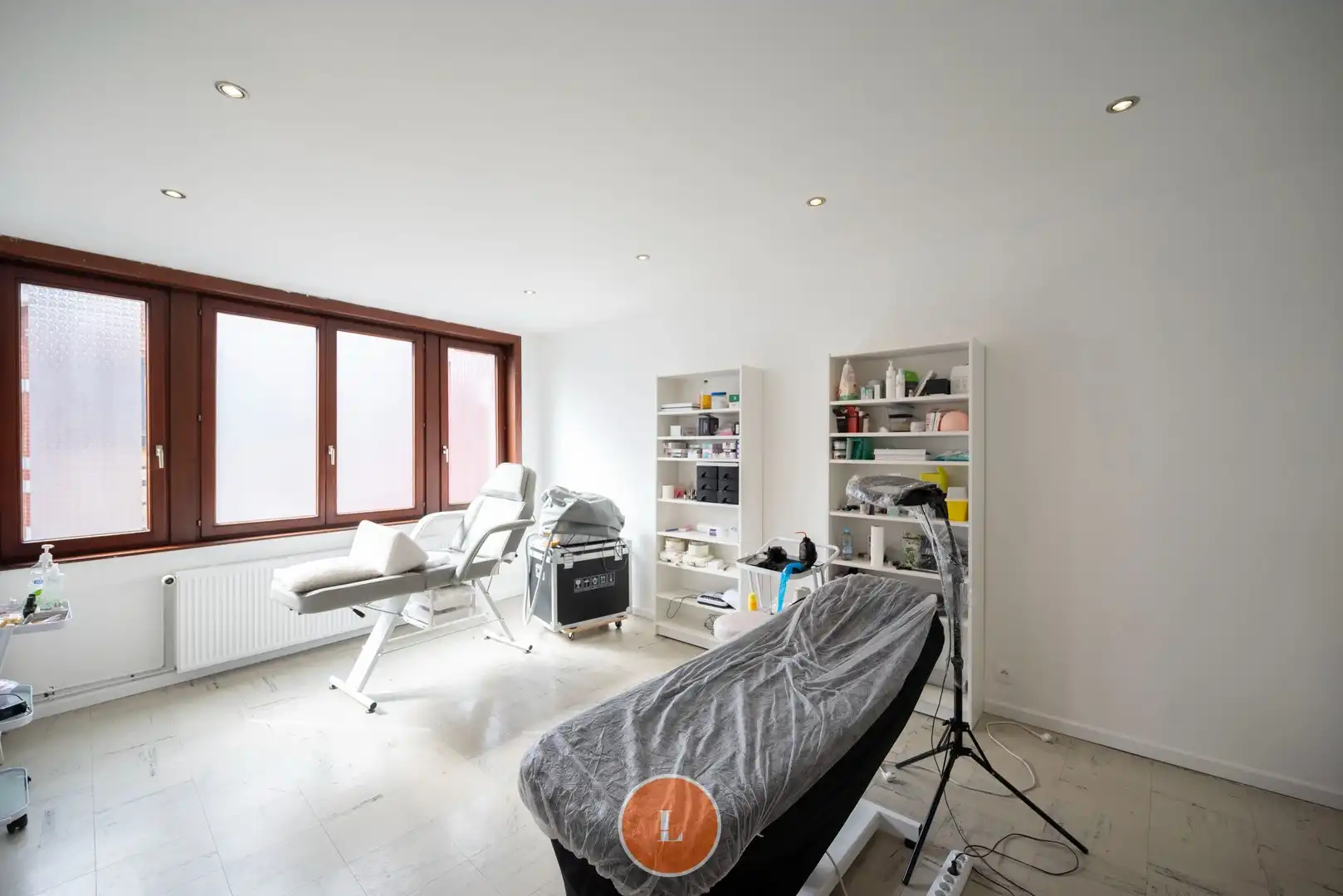 Te koop handelspand met woonst centrum Menen foto 12