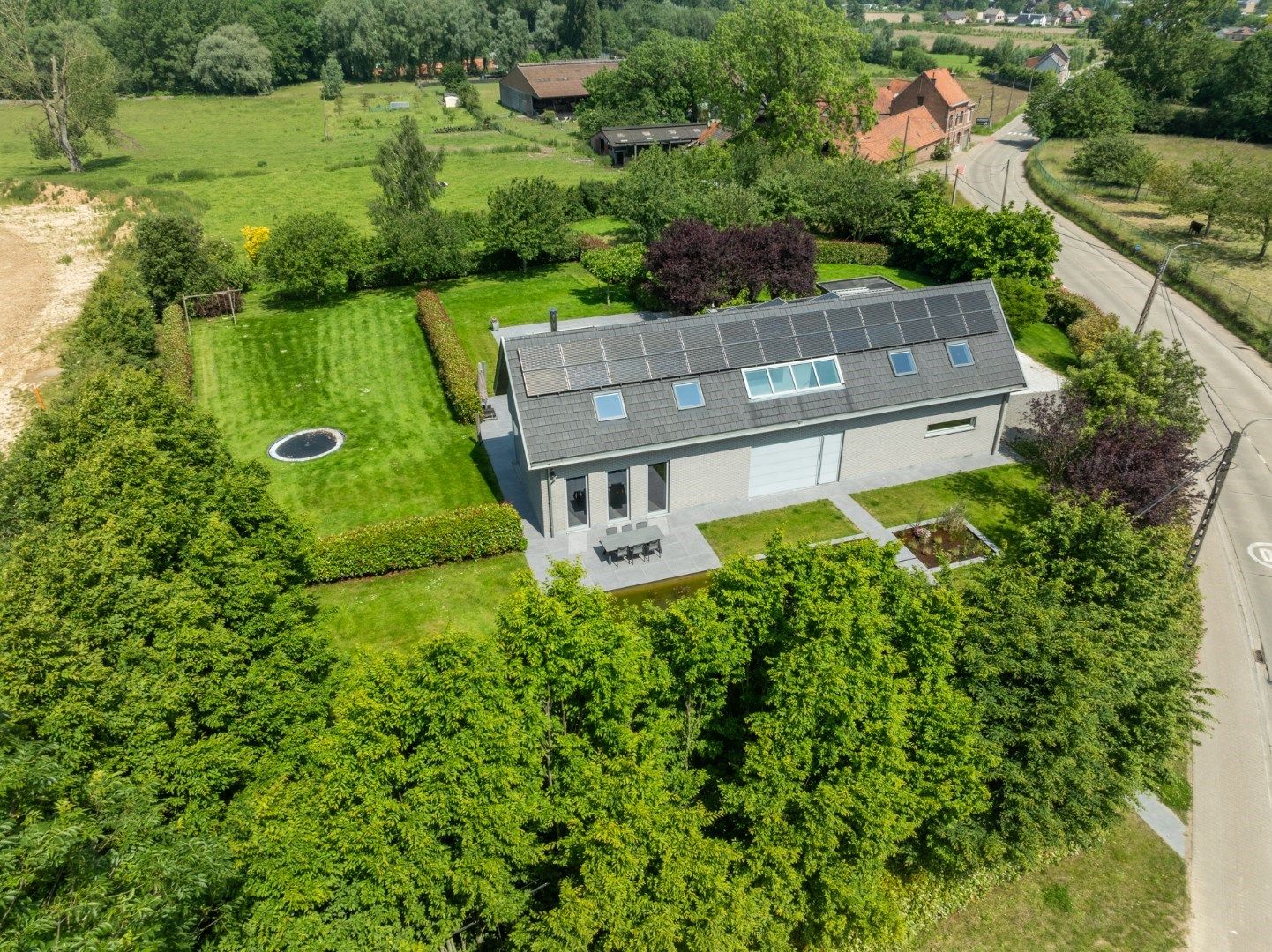 Luxe villa in Opwijk: Energiezuinig pareltje met dubbele bewoning foto 5