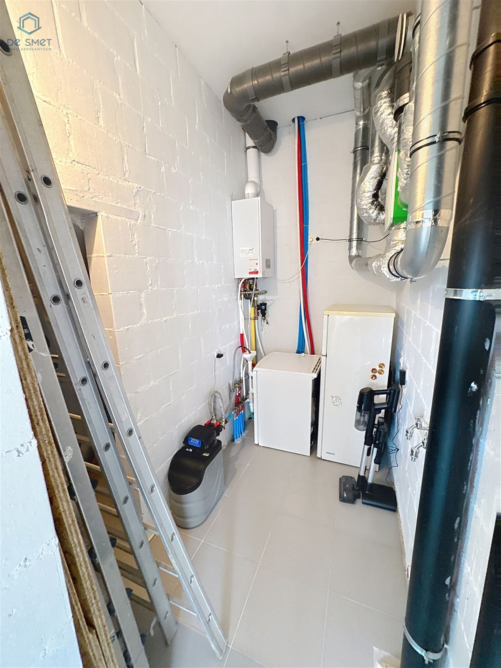 PRACHTIGE BEN-NIEUWBOUWWONING MET 3 SLPK, DRESSING, INBOUWKASTEN & TUIN ZARLARDINGE foto 9