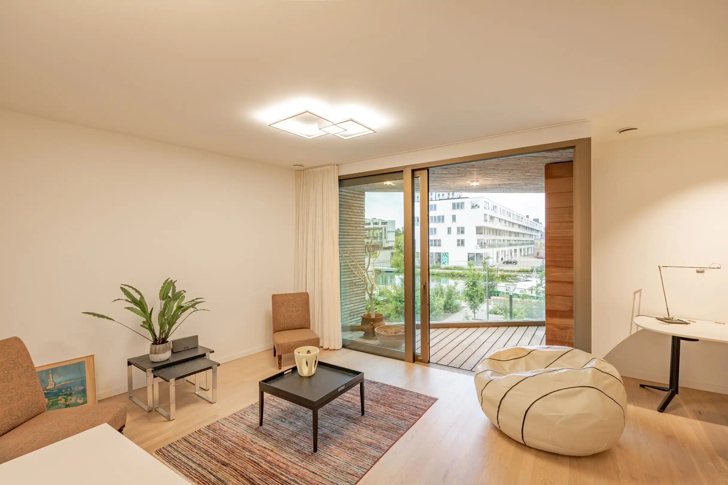 Gemeubeld 2-slaapkamer appartement aan de Vaartkom! foto {{pictureIndex}}