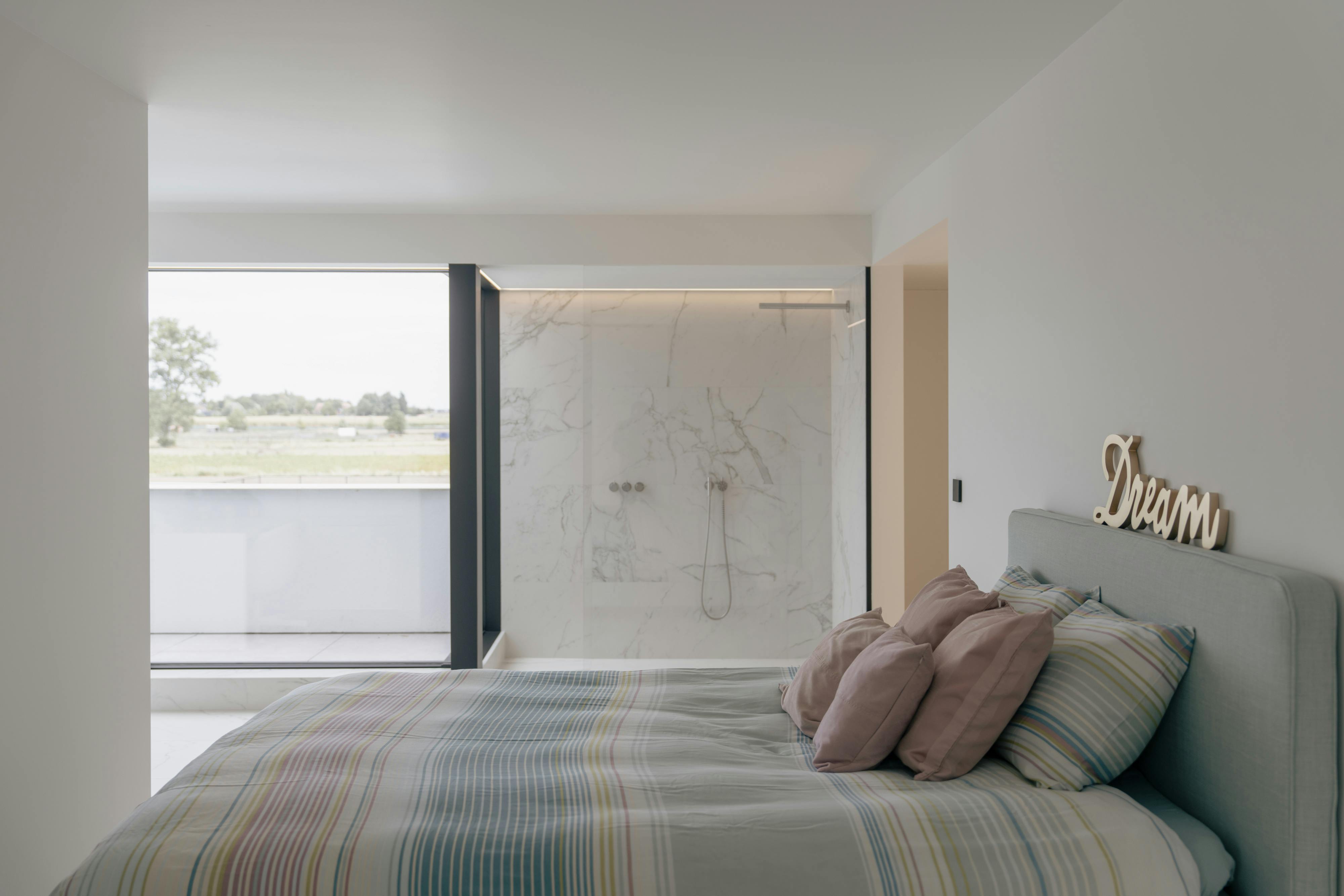 Hypermoderne strakke villa met zwembad in Gits foto 25