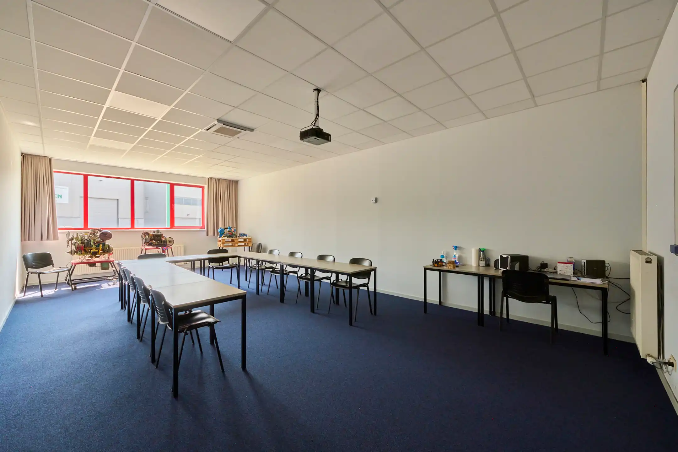  TE KOOP - HAL & KANTOOR in topconditie foto 14