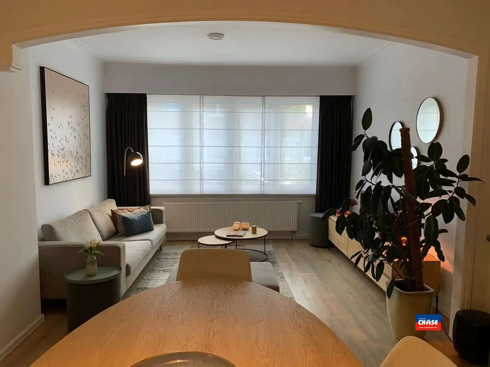 Sfeervol gerenoveerd gelijkvloers appartement met mooie tuin foto 2