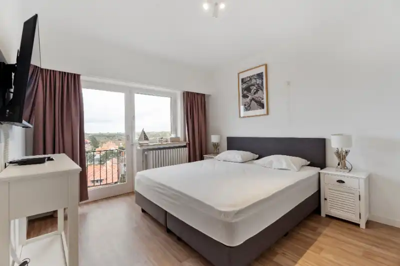 STIJLVOL EN HEDENDAAGS 3-SLAAPKAMERAPPARTMENT MET HOOGWAARDIGE AFWERKING EN MET ZICHT OVER DE DUMONT WIJK EN ZEEZICHT foto 11