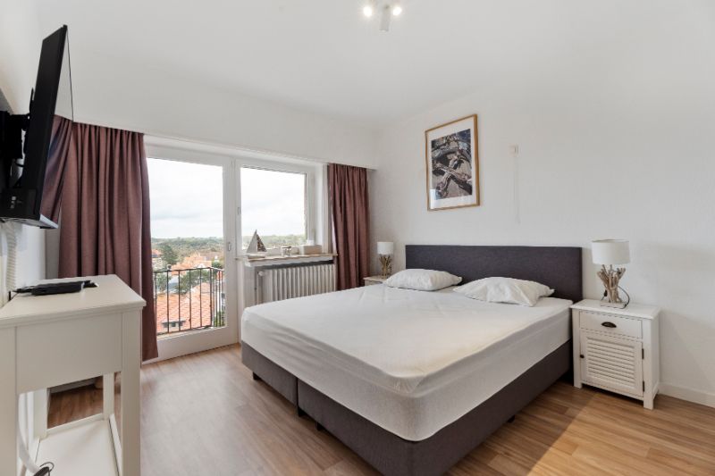 STIJLVOL EN HEDENDAAGS 3-SLAAPKAMERAPPARTMENT MET HOOGWAARDIE AFWERKING MET ZICHT OVER DE DUMONT WIJK EN ZEEZICHT foto 11