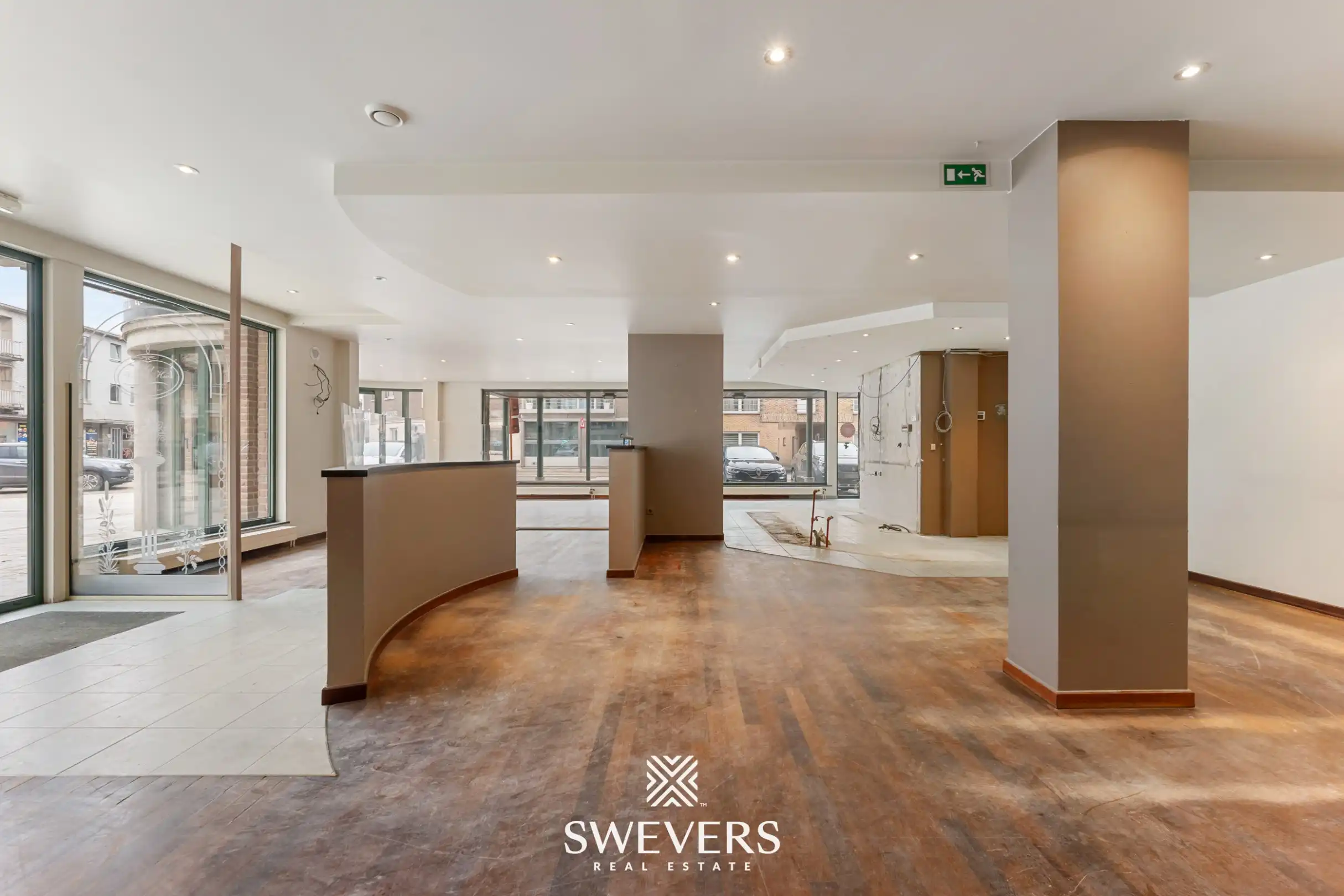 Commerciële opportuniteit met veel visibiliteit en ruimte in het centrum van Beringen foto 10