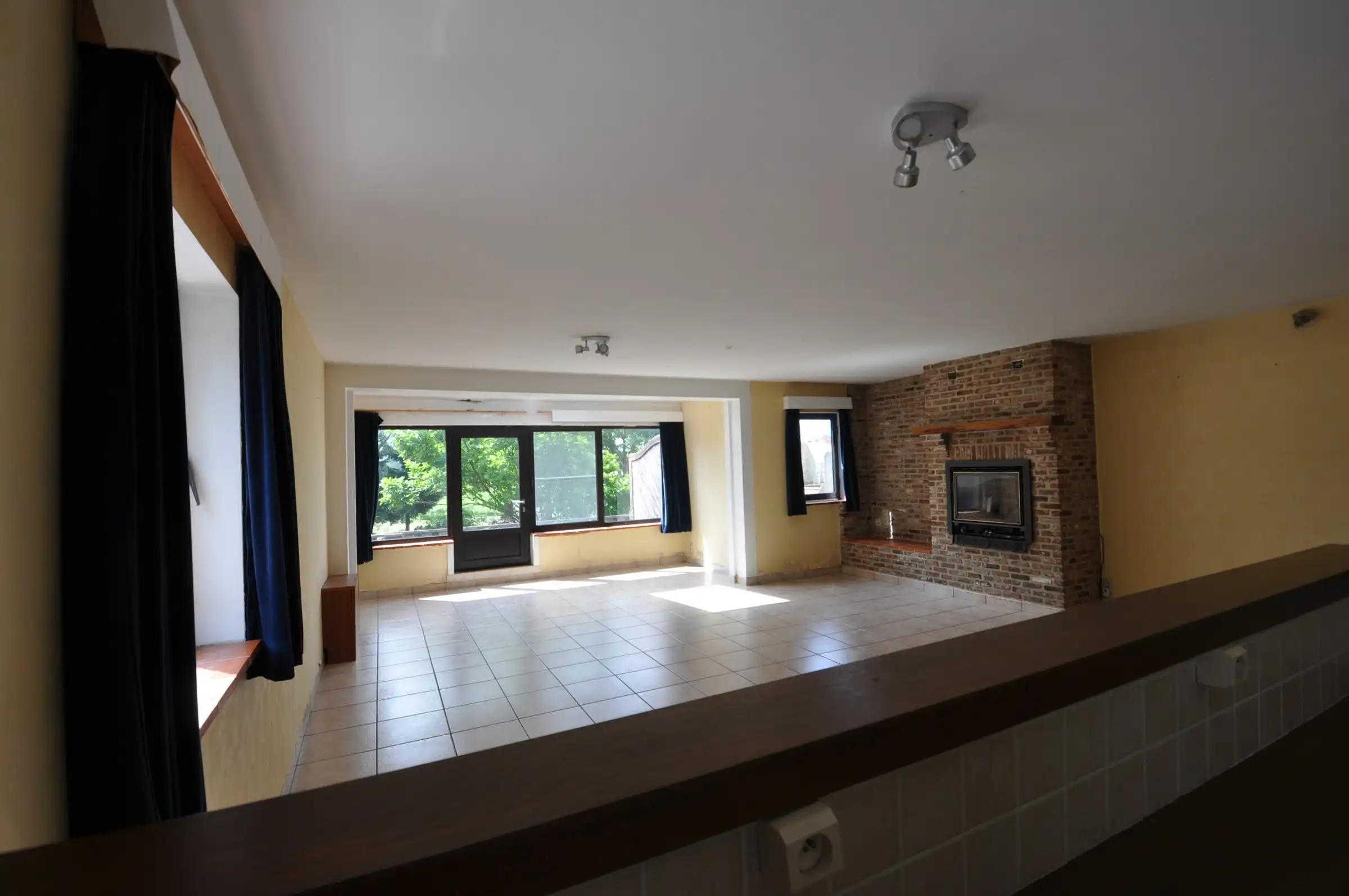 Ruime half open bebouwing  met ruime garage/ berging te Oudenburg  60m²) foto 3