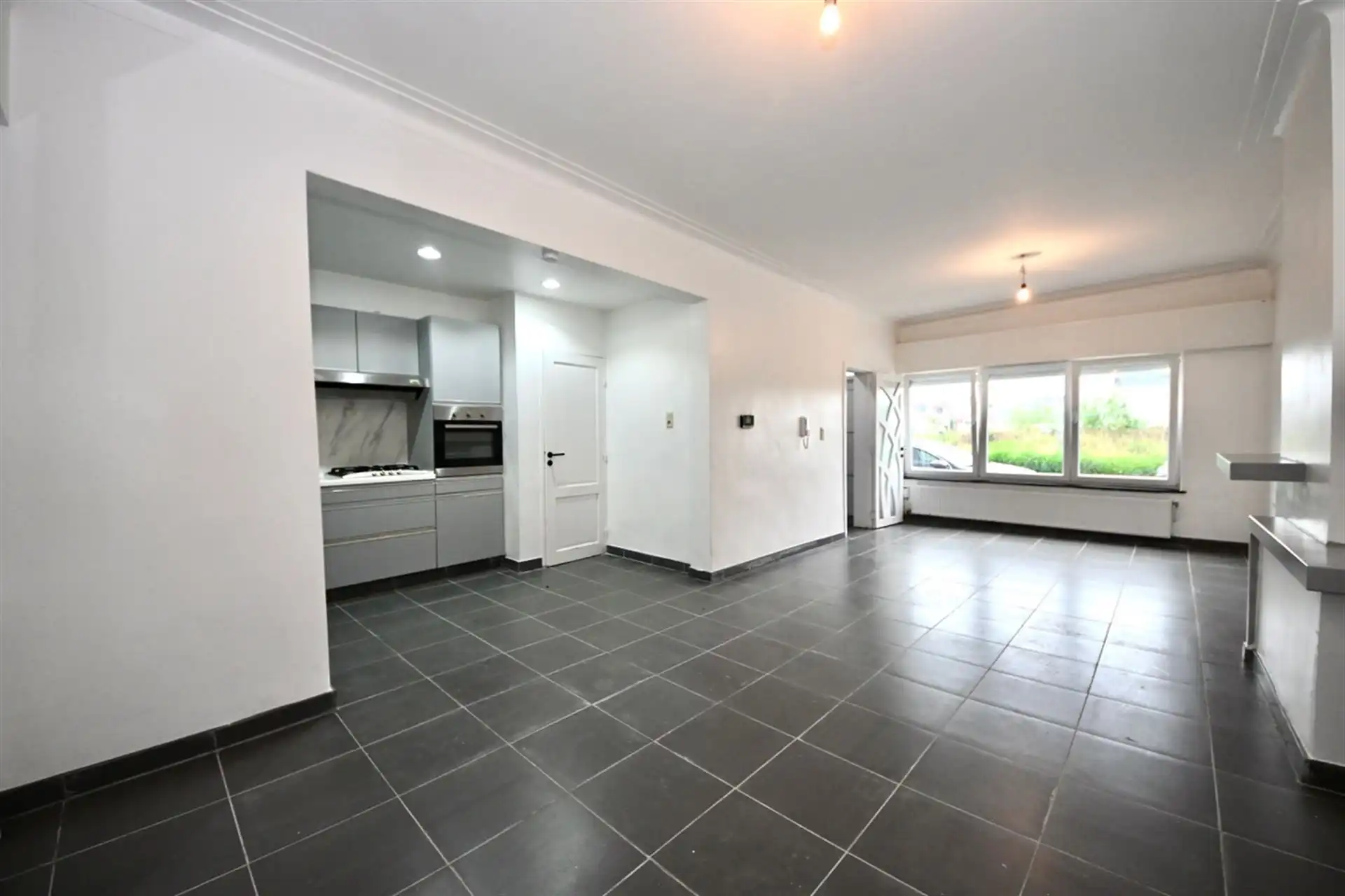 Woning met 3 slaapkamers en tuin.  foto 3