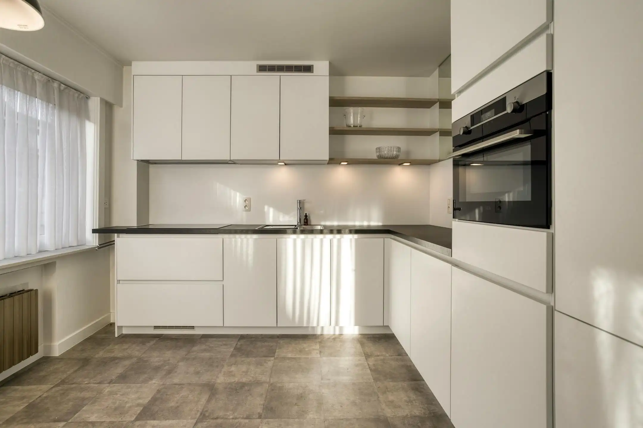 Vernieuwd 3 slaapkamer appartement met tuin in Bissegem! foto 4