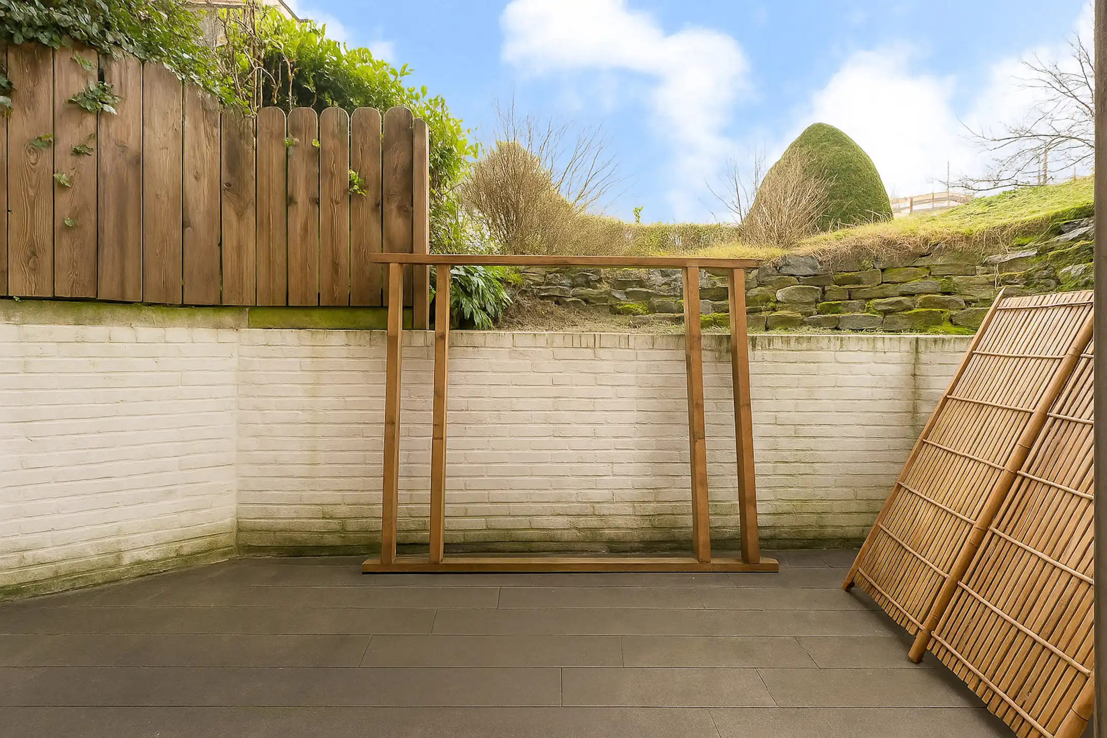 Licht gerenoveerde studio met groen terras in Vorst foto 4