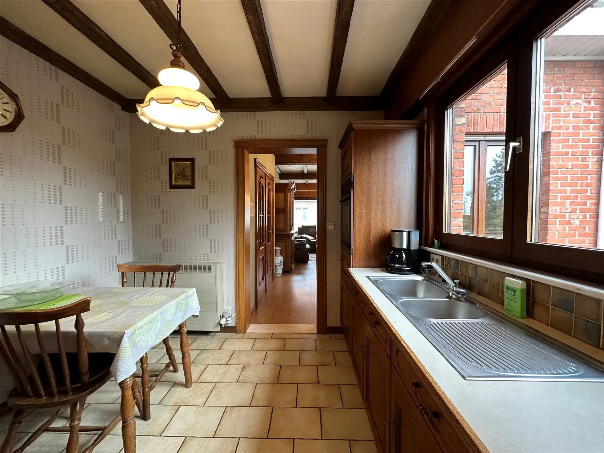 Centraal gelegen woning + garage op 281m² grond foto 10