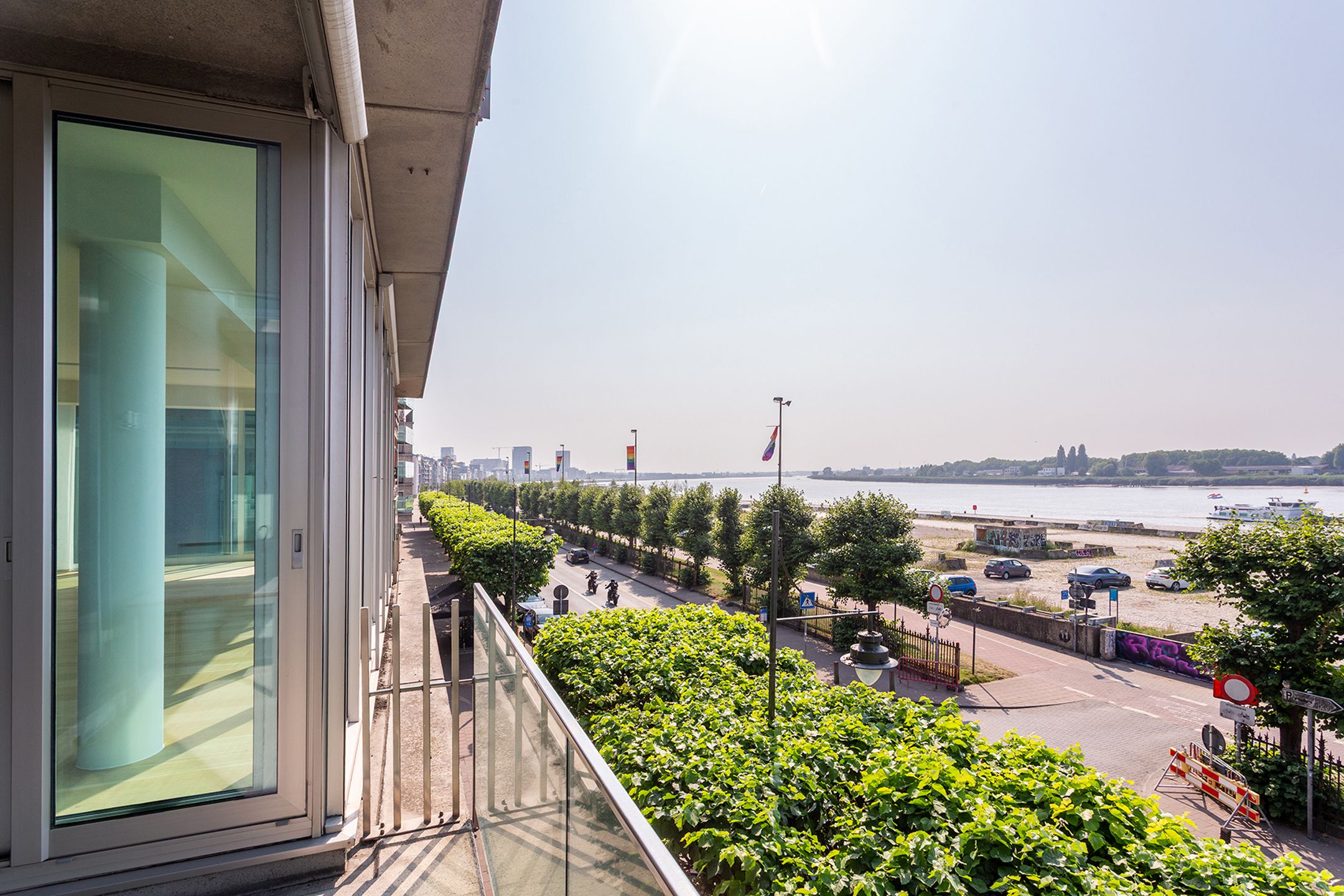 Prachtig hoekapp (161m²) met zicht op de Schelde en met terras foto 28