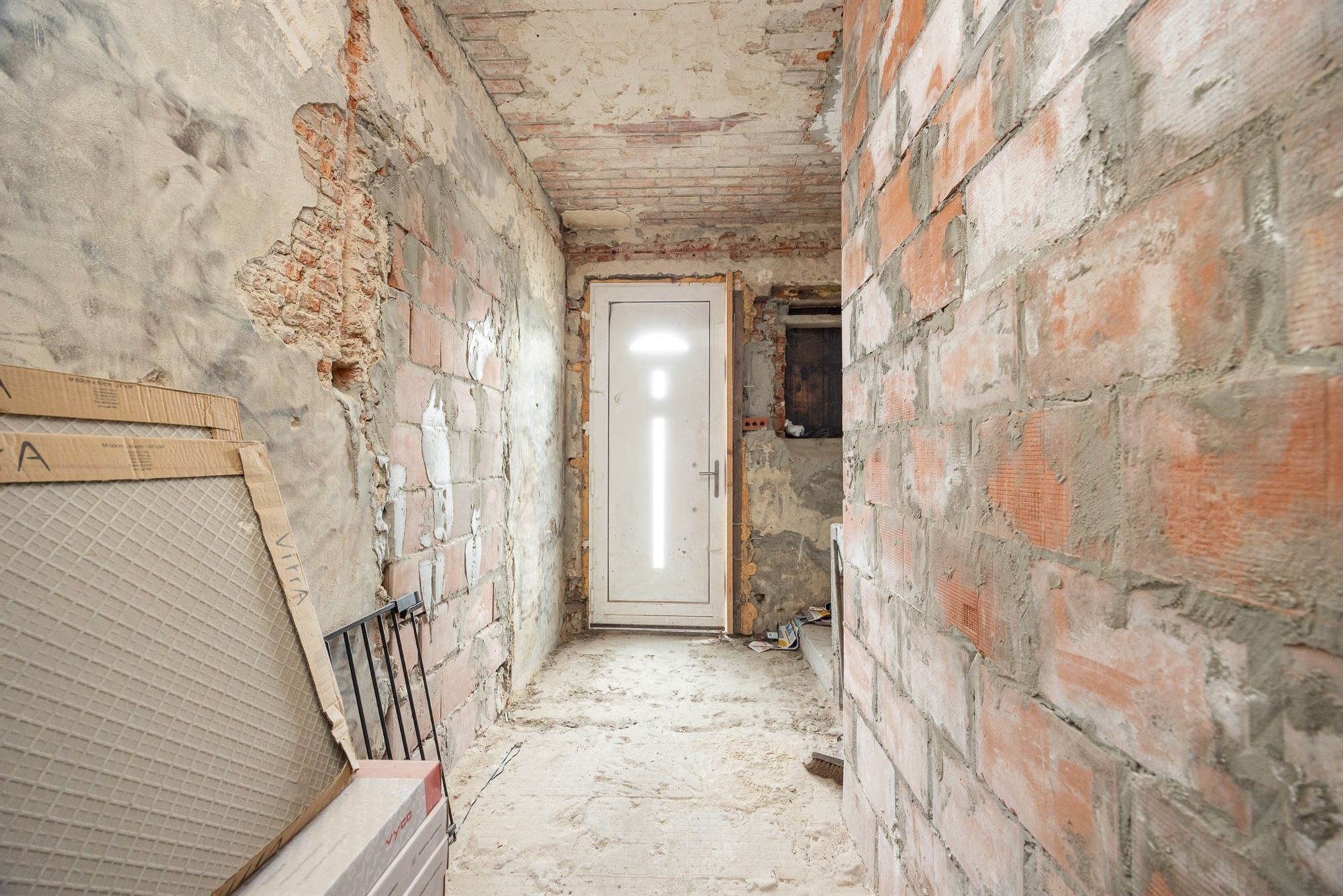Te renoveren HOB op perceel van 693m² foto 6