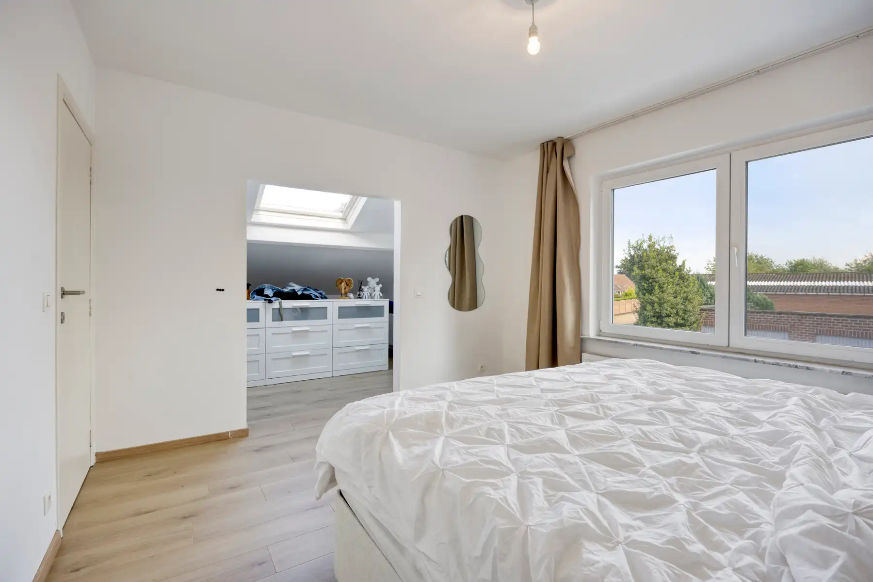 Gerenoveerde driegevelwoning nabij Halle foto 11