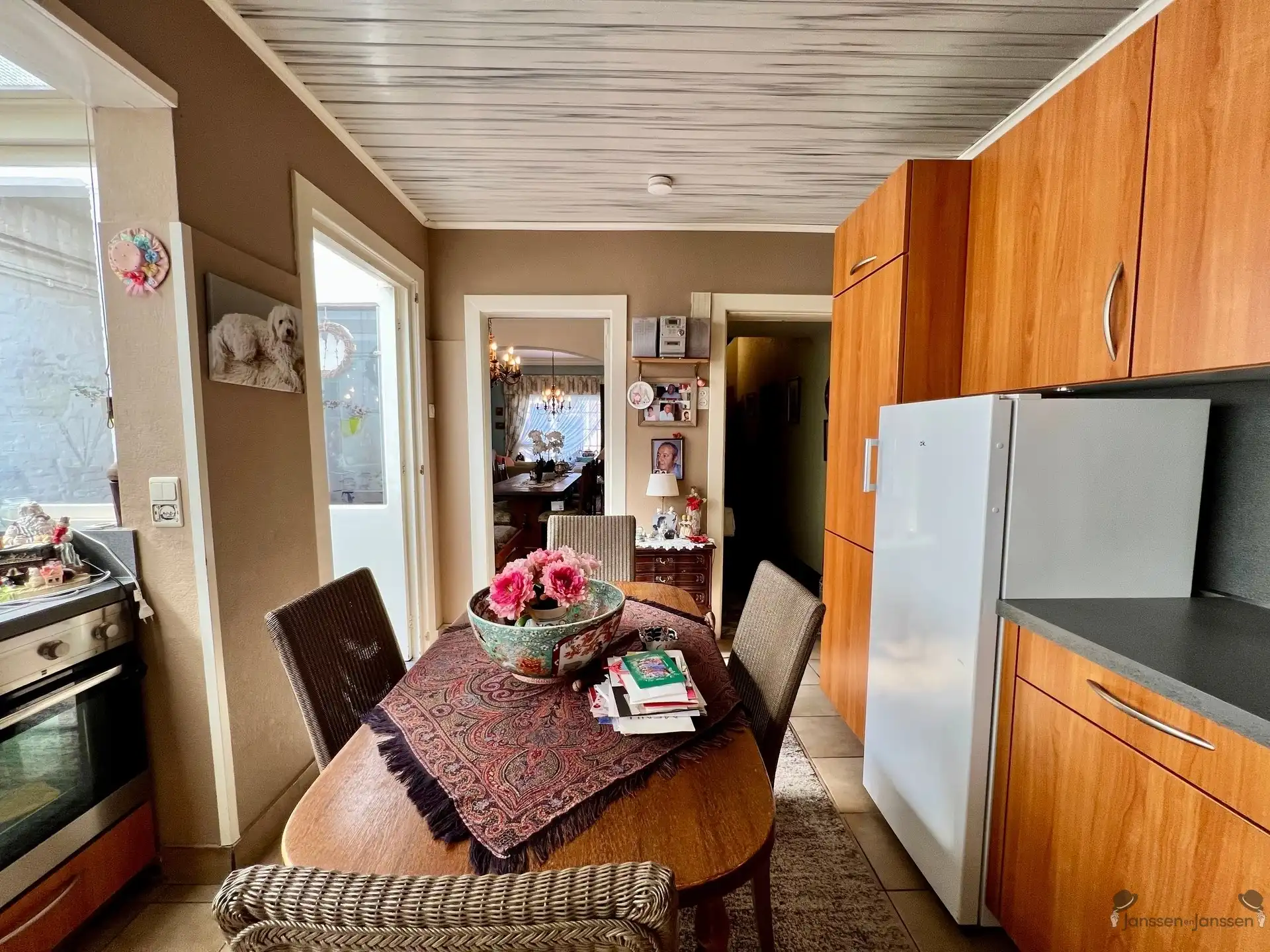 centrumwoning met veel ruimte en garage. foto 14