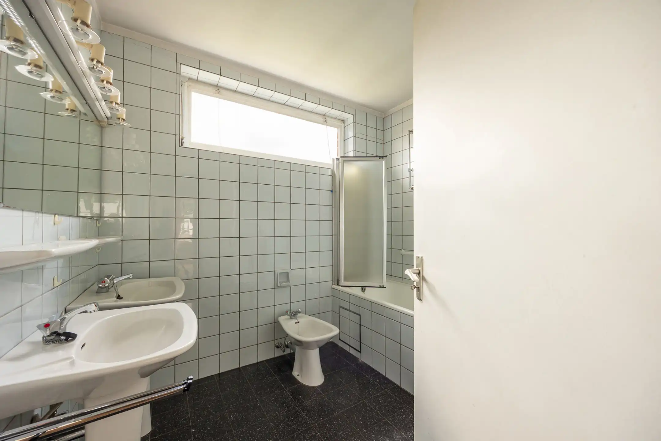 Te moderniseren woning met 3 slaapkamers in een rustige wijk foto 9