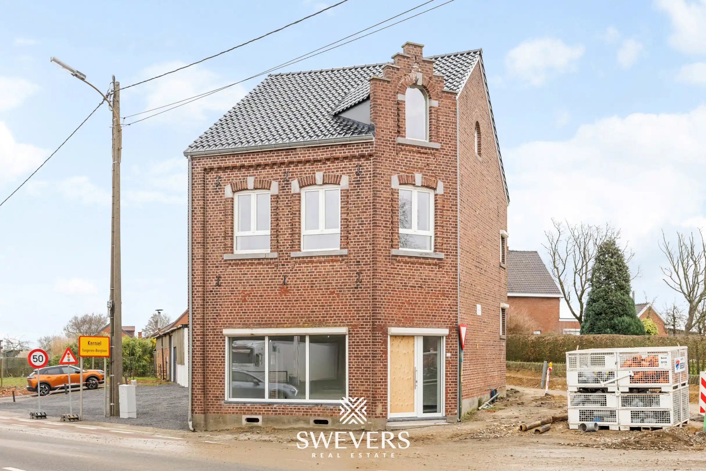 Stijlvol gerenoveerde gezinswoning met ruimte in overvloed te Borgloon foto {{pictureIndex}}