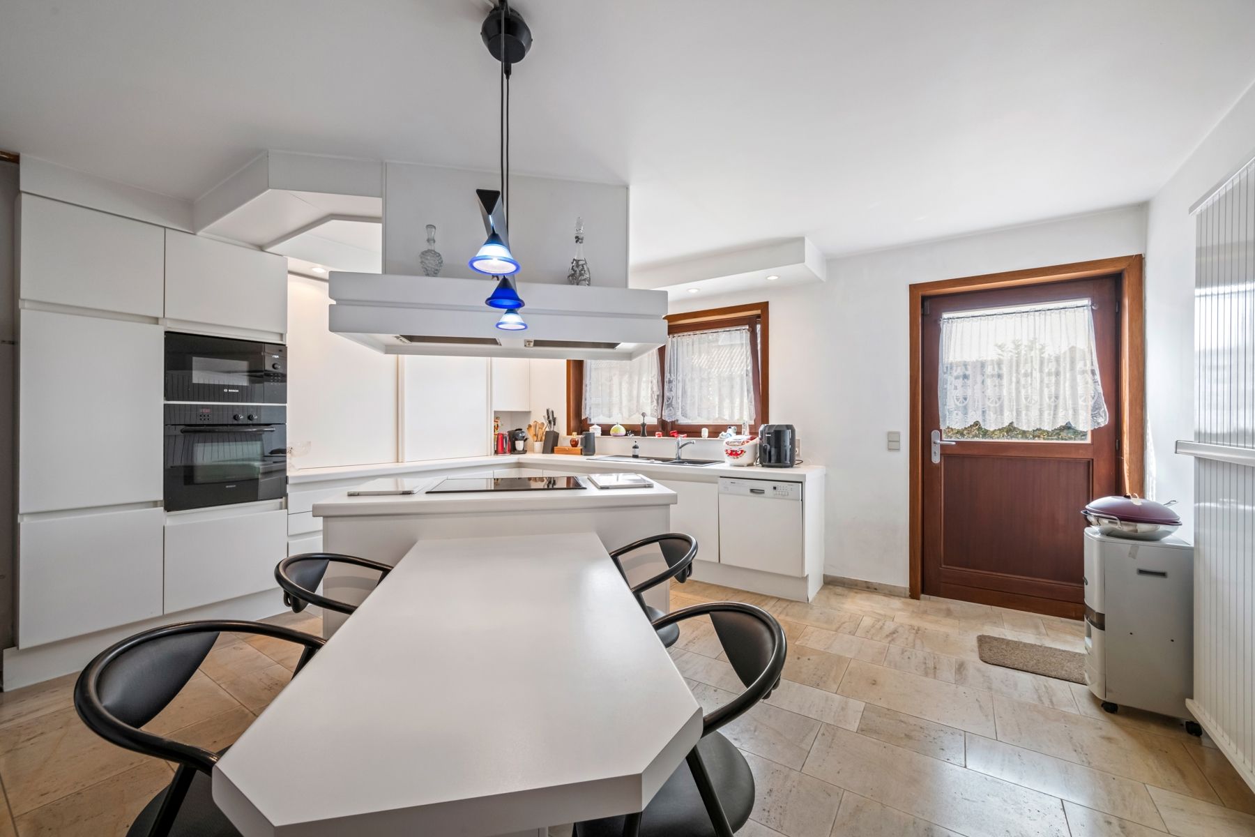 Te Sint-Kruis: Energiezuinige woning met ruimte en comfort. foto 8
