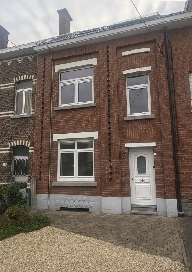 Woning te huur in Itterbeek met 3 slaapkamers foto {{pictureIndex}}