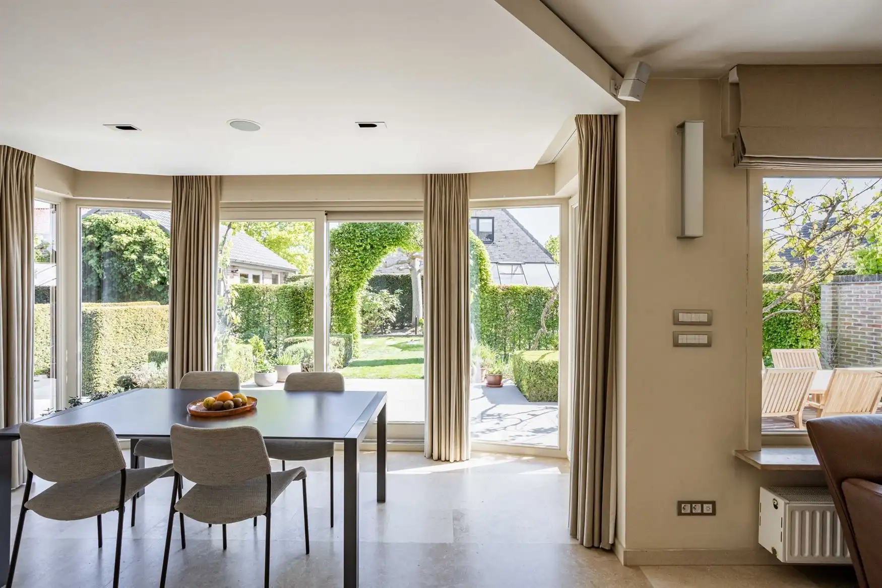 Exclusieve villa met zuidgerichte tuin in residentieel Jabbeke foto 7