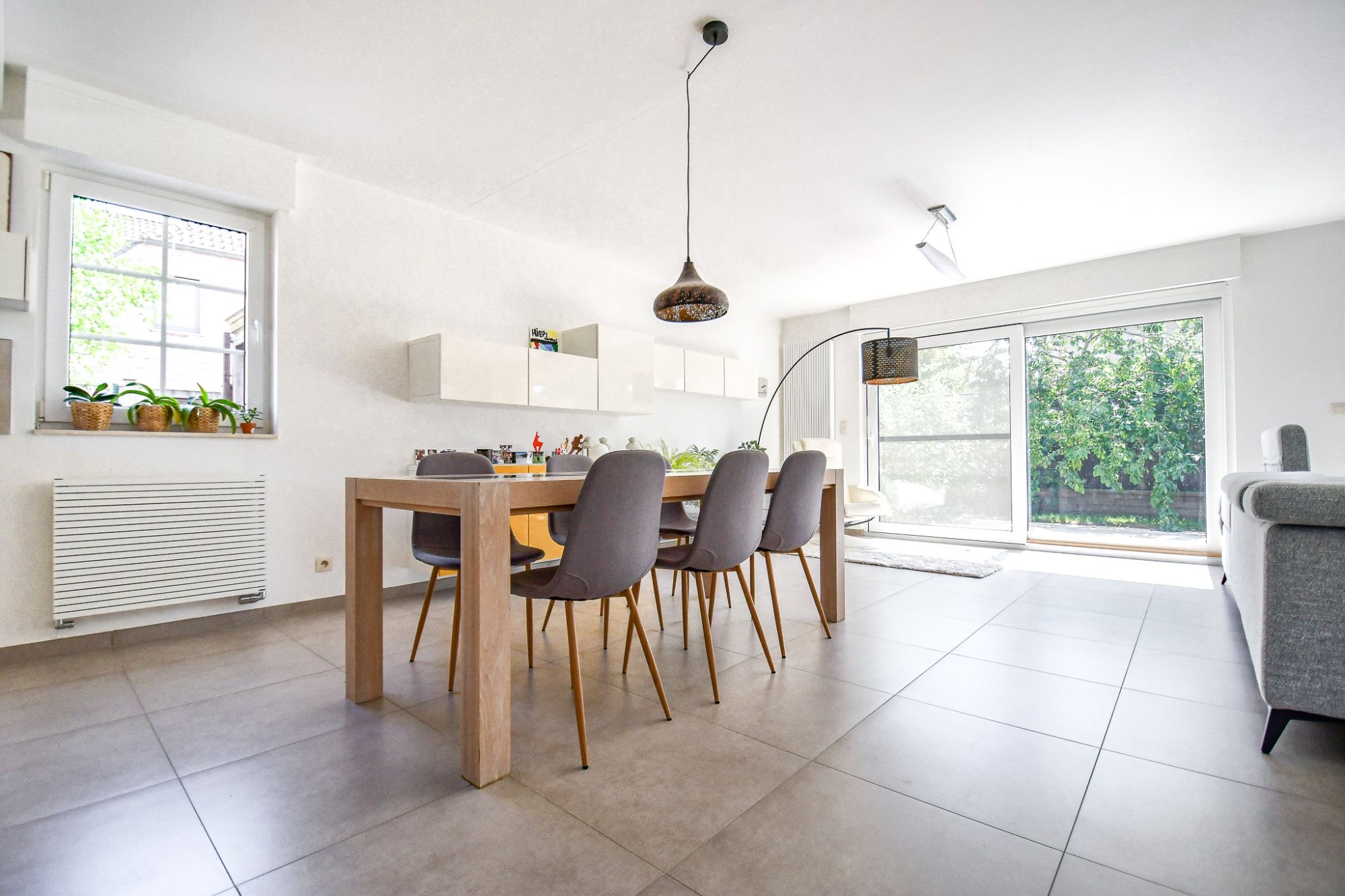 Recente woning gelegen in een gezellige rustige straat vlakbij het kanaal foto 4
