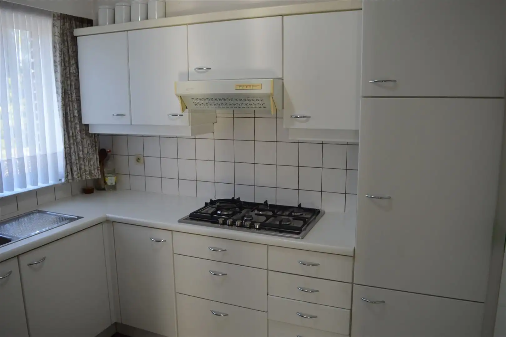 TE HUUR: Gelijkvloers appartement met 2 slaapkamers te Koersel! foto 4